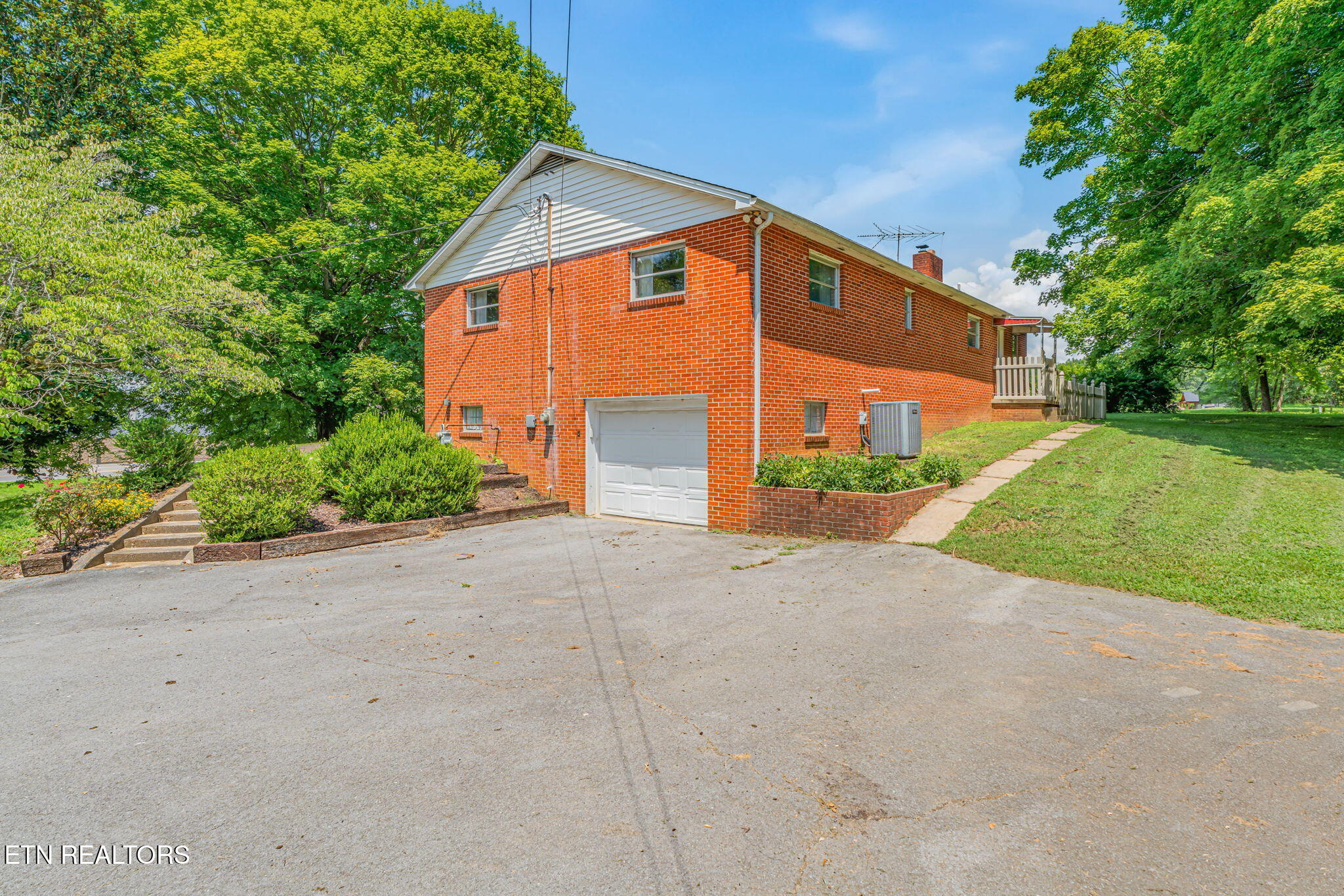 1812 E Governor John Sevier Highway Knoxville TN 37920