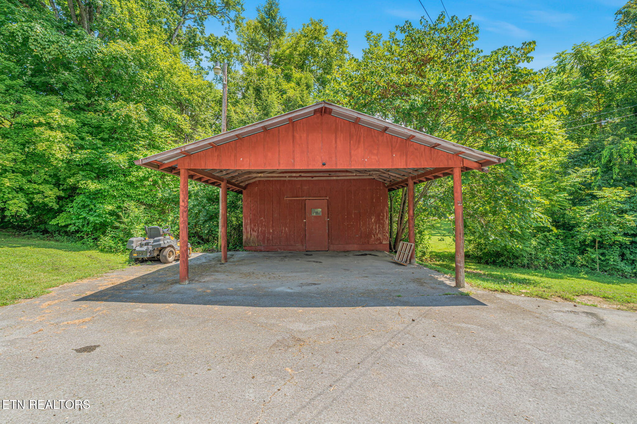 1812 E Governor John Sevier Highway Knoxville TN 37920