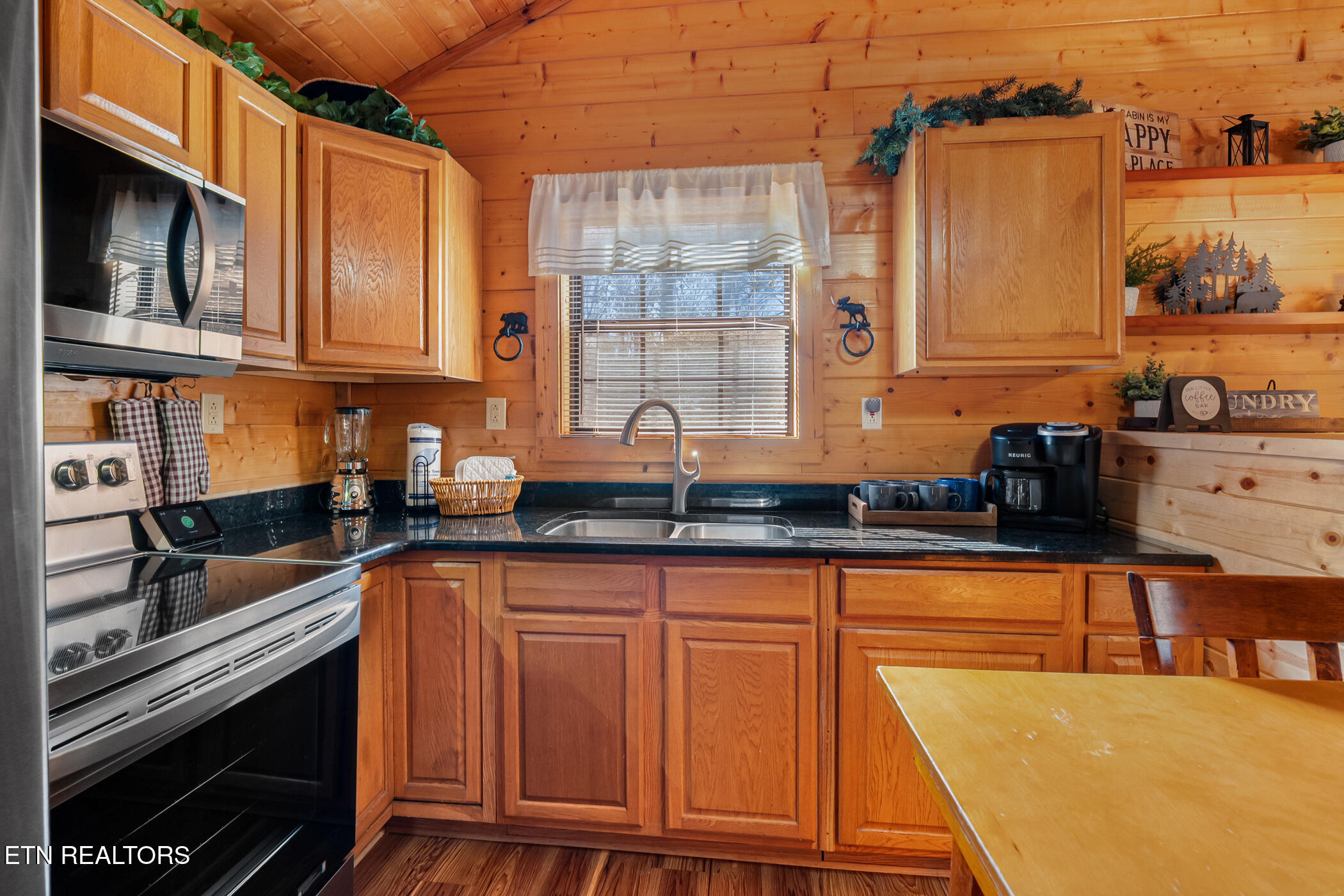 2230 Cove Creek Drive Sevierville TN 37862
