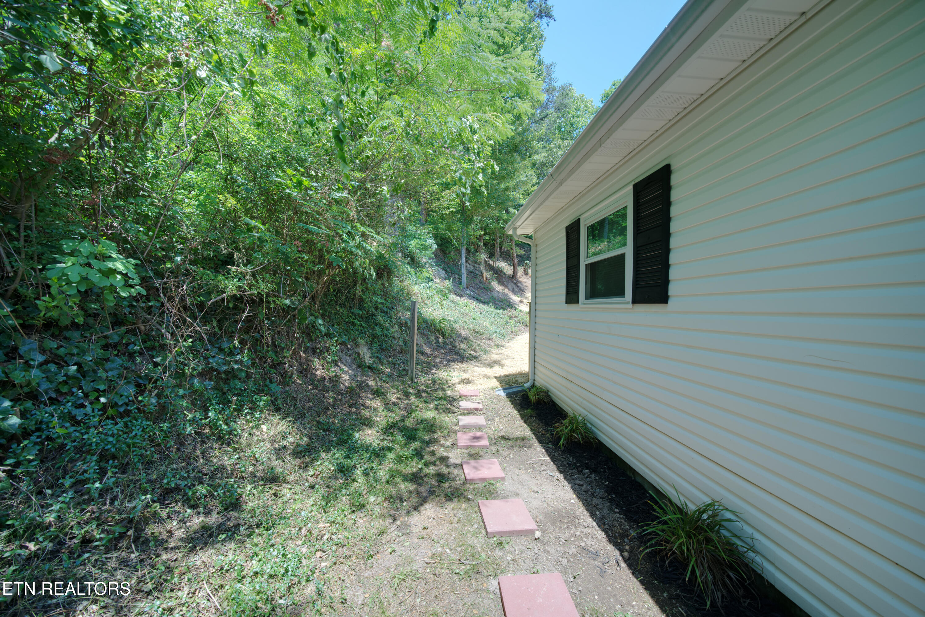 523 W Broad Street Clinton TN 37716