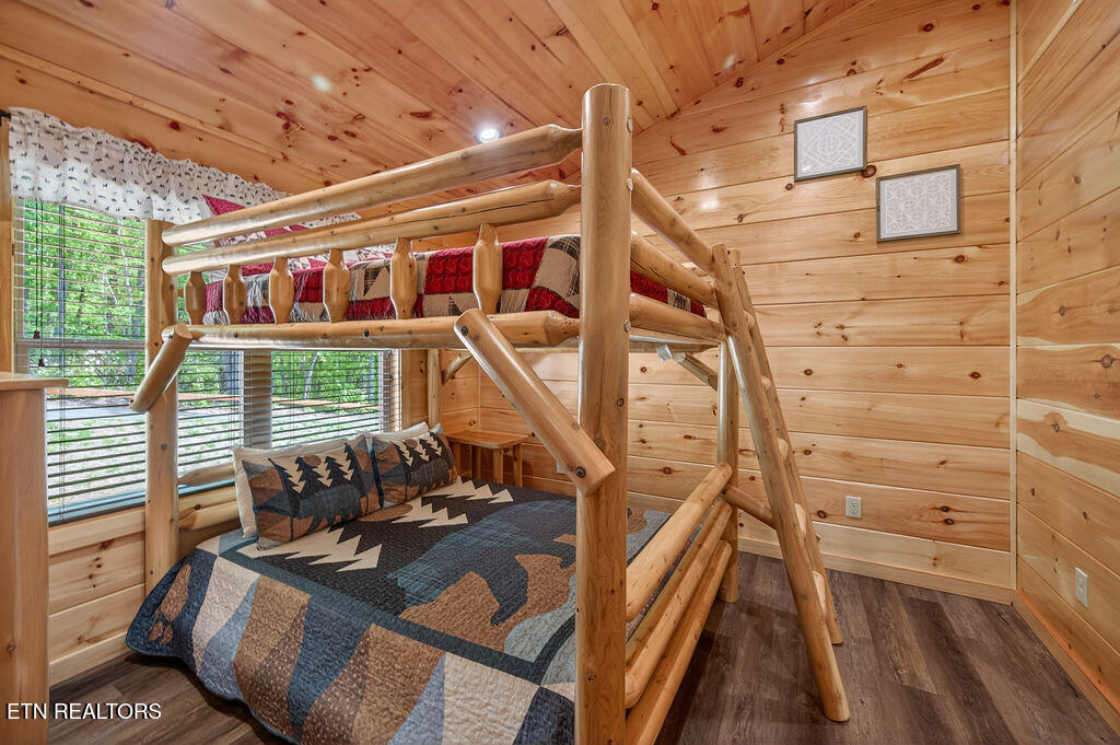 826 String Run Way Pigeon Forge TN 37863
