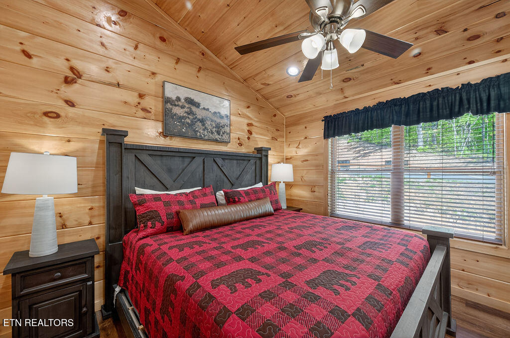 826 String Run Way Pigeon Forge TN 37863