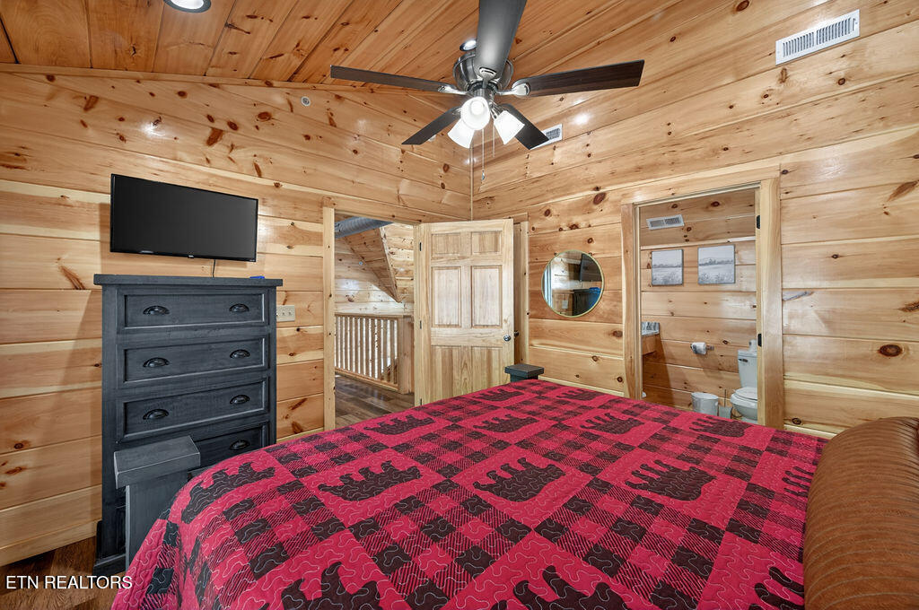 826 String Run Way Pigeon Forge TN 37863