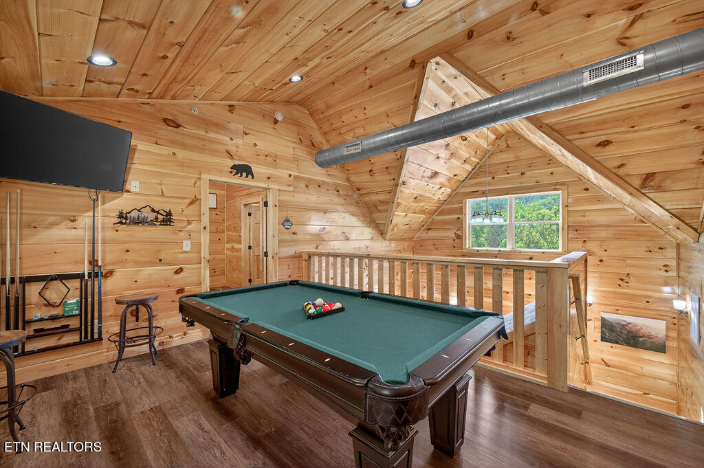 826 String Run Way Pigeon Forge TN 37863