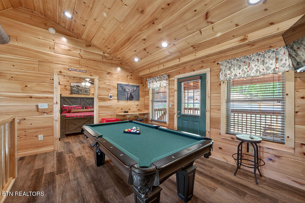 826 String Run Way Pigeon Forge TN 37863