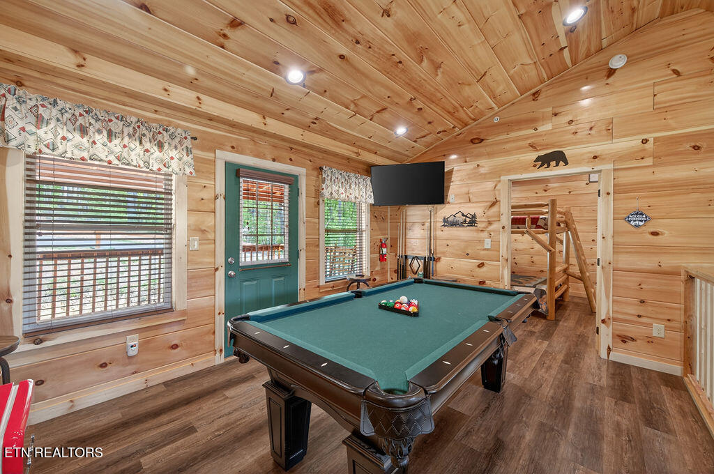 826 String Run Way Pigeon Forge TN 37863
