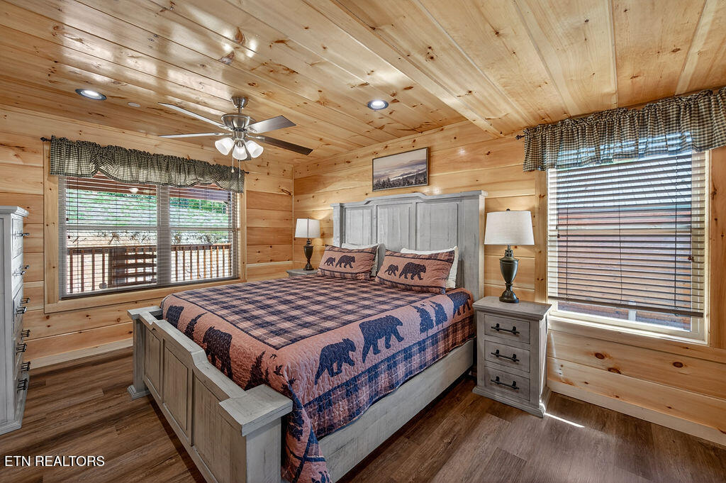 826 String Run Way Pigeon Forge TN 37863
