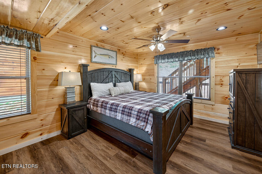 826 String Run Way Pigeon Forge TN 37863