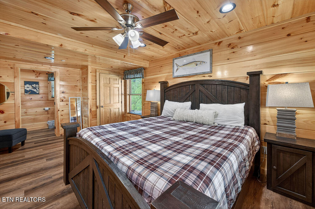 826 String Run Way Pigeon Forge TN 37863
