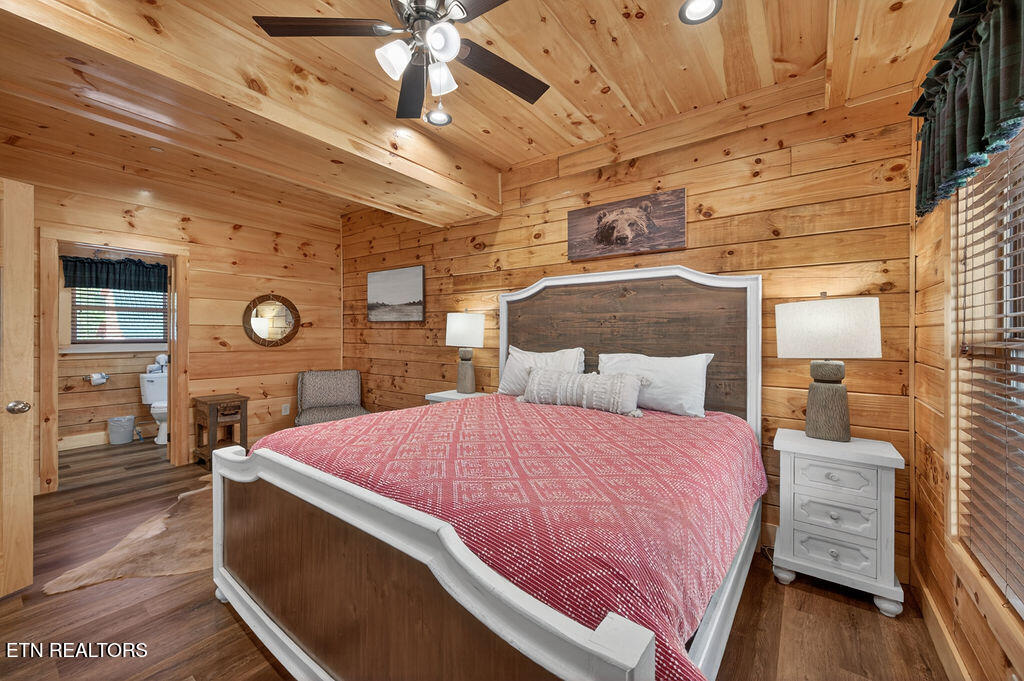 826 String Run Way Pigeon Forge TN 37863