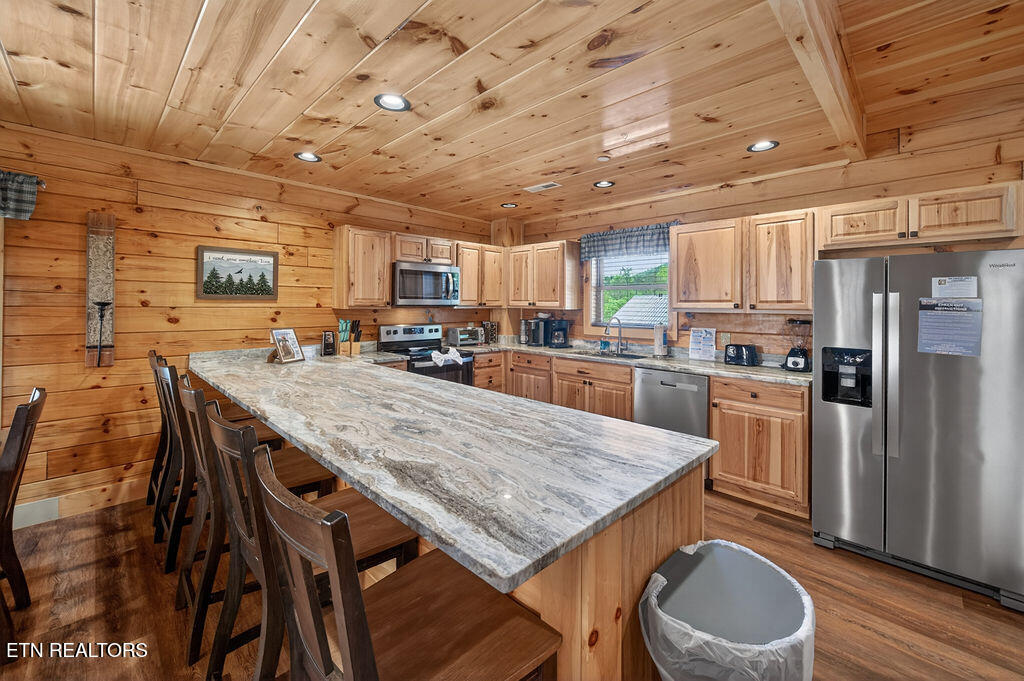 826 String Run Way Pigeon Forge TN 37863