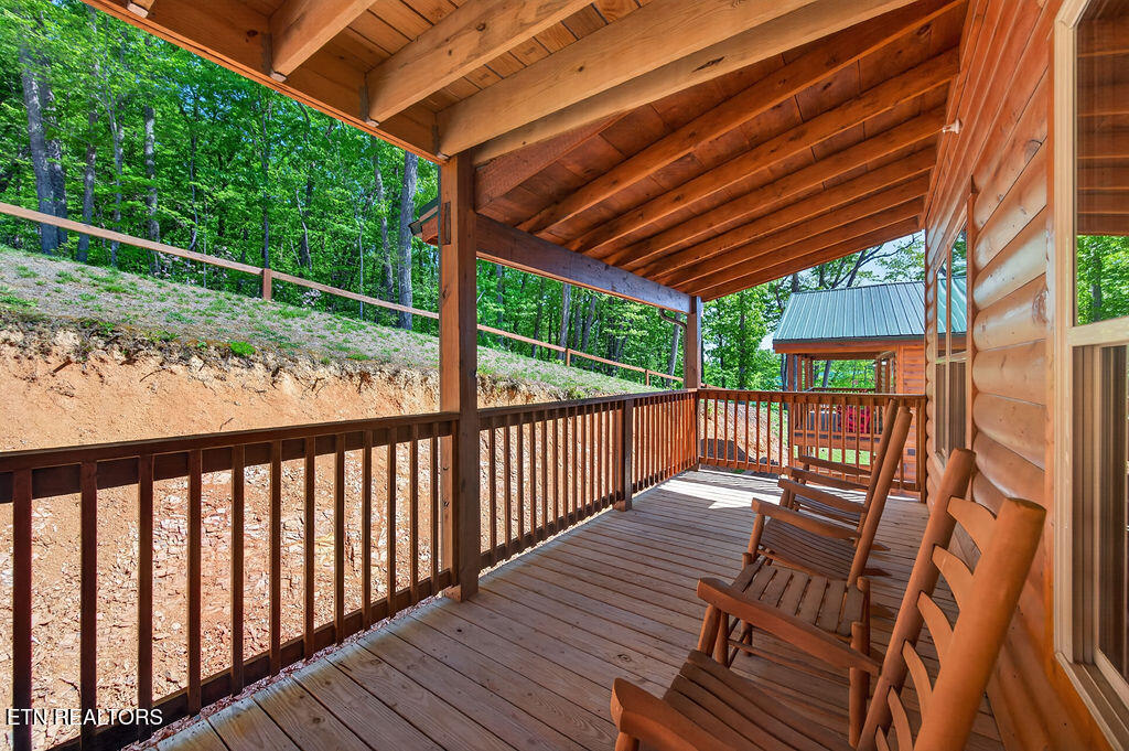 826 String Run Way Pigeon Forge TN 37863