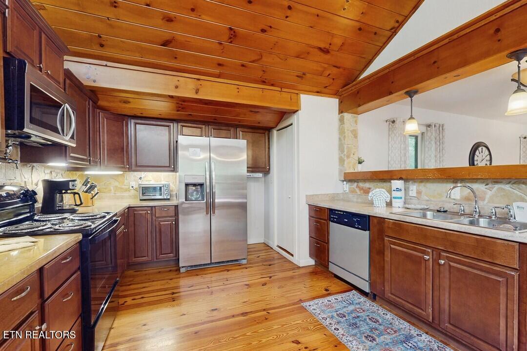 3132 Hatcher Top Road Sevierville TN 37862