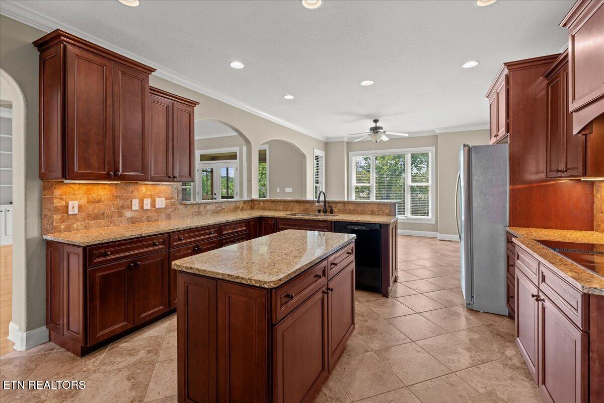1076 Britts Drive Lenoir City TN 37772