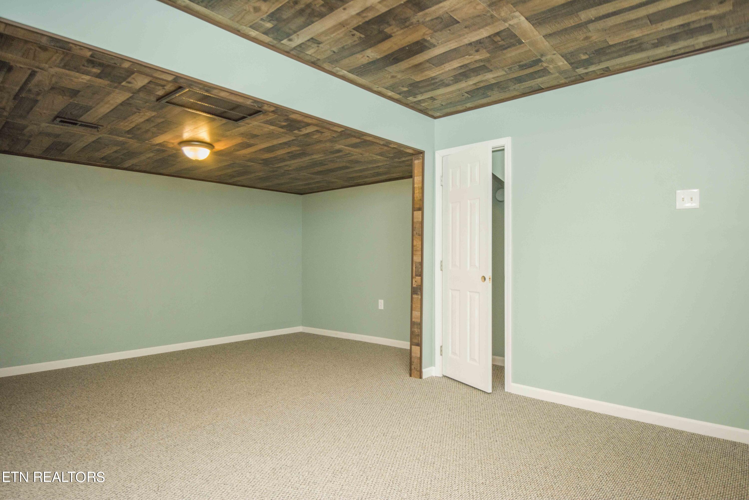 243 Jarnigan Chapel Road Clinton TN 37716