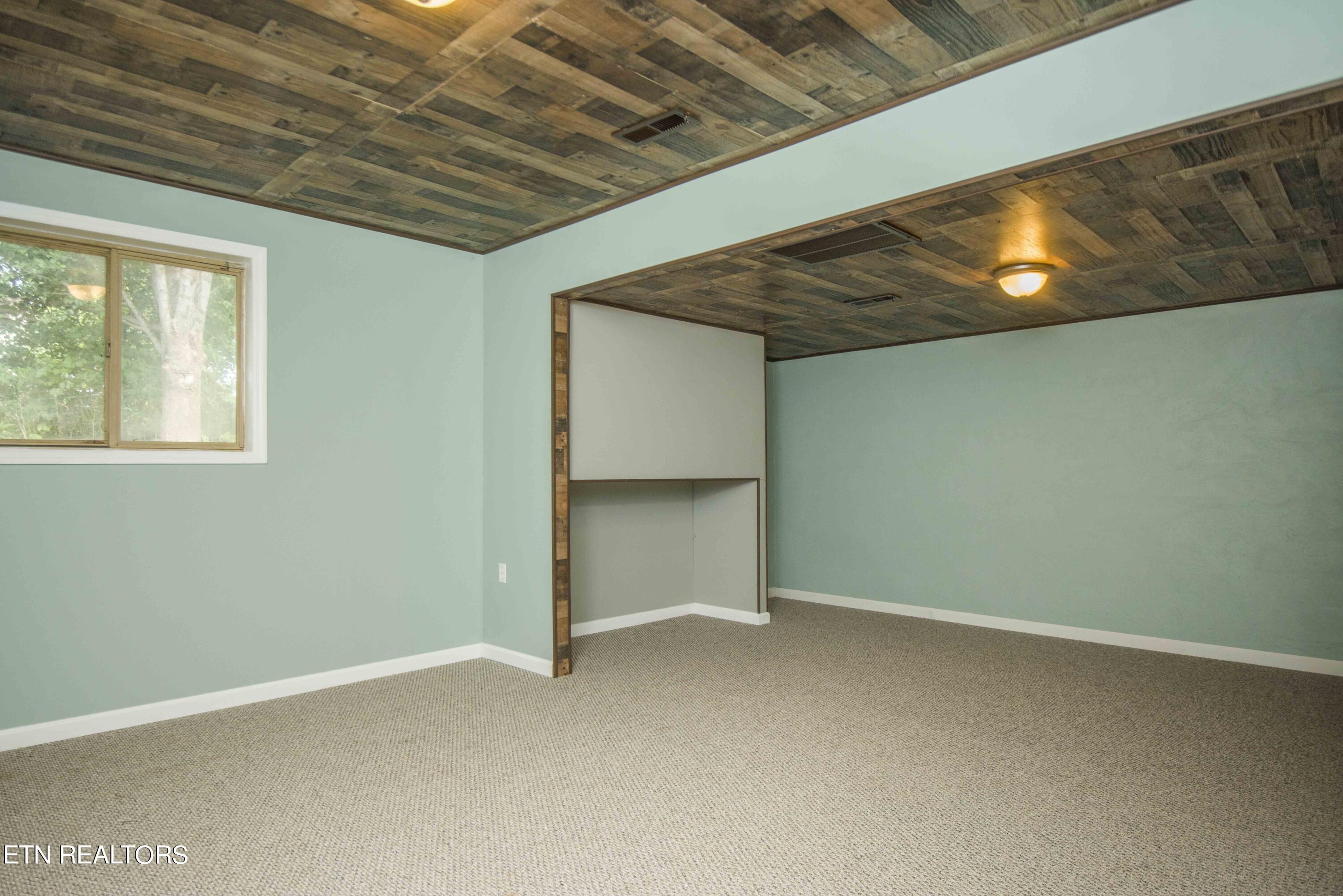 243 Jarnigan Chapel Road Clinton TN 37716