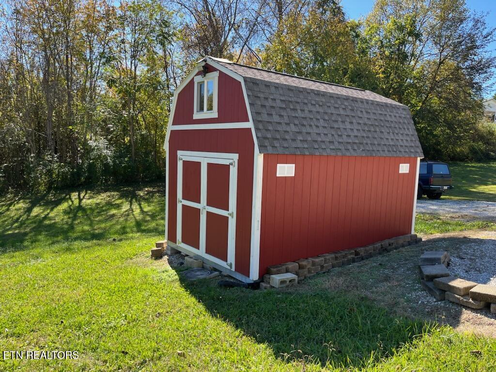 124 Oak Grove Lane Rocky Top TN 37769