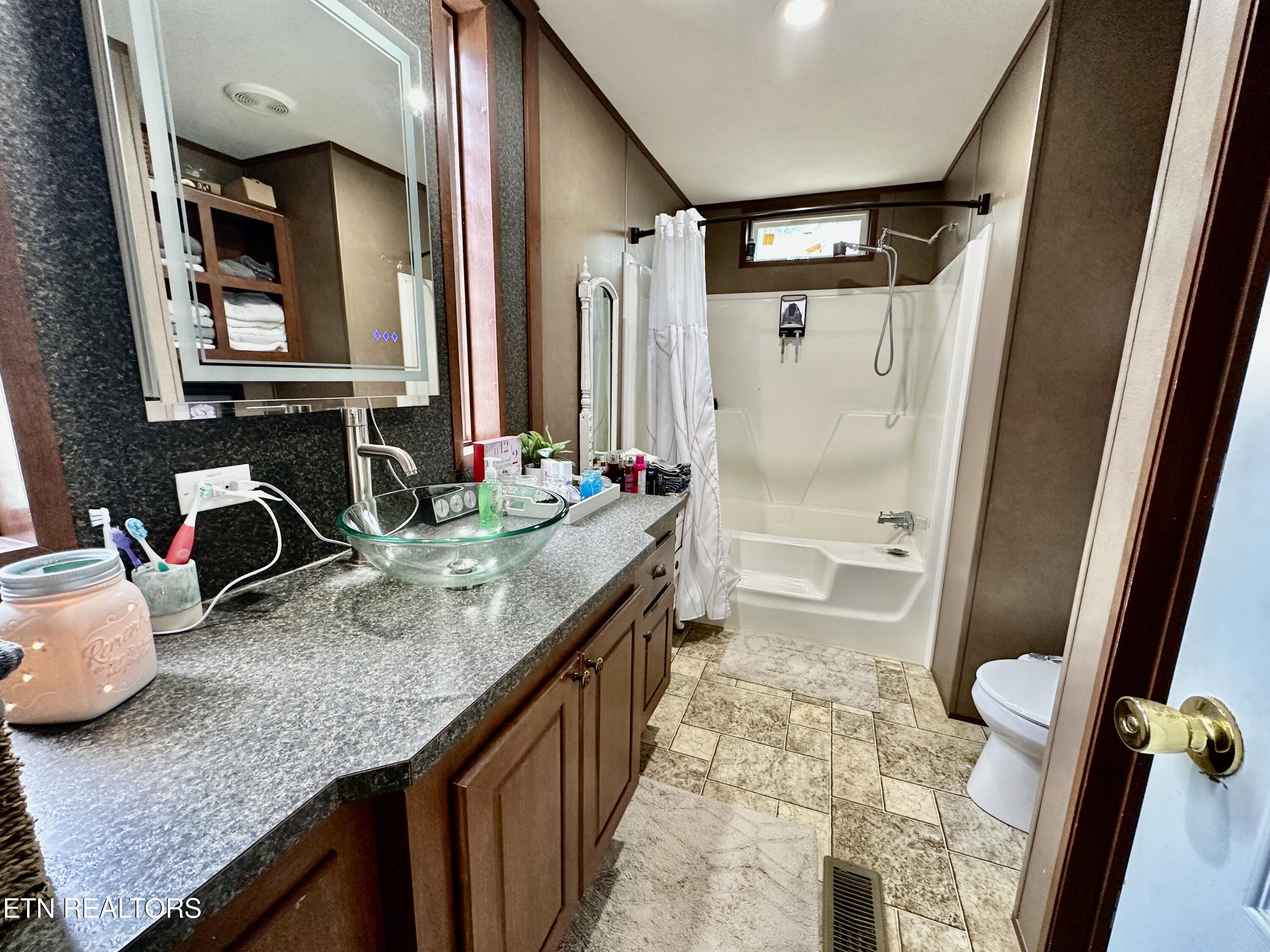 163 Wooldridge Lane Jellico TN 37762