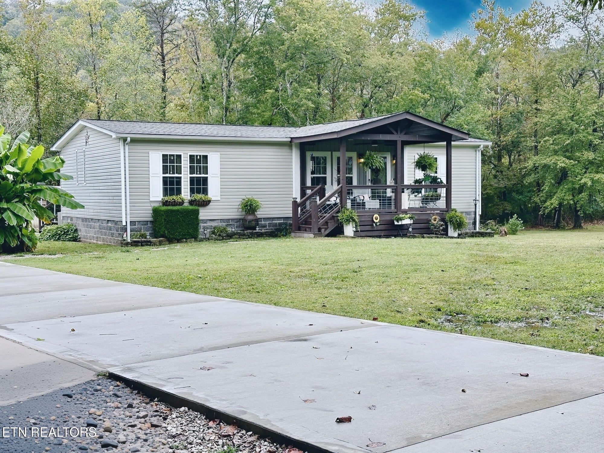 163 Wooldridge Lane Jellico TN 37762