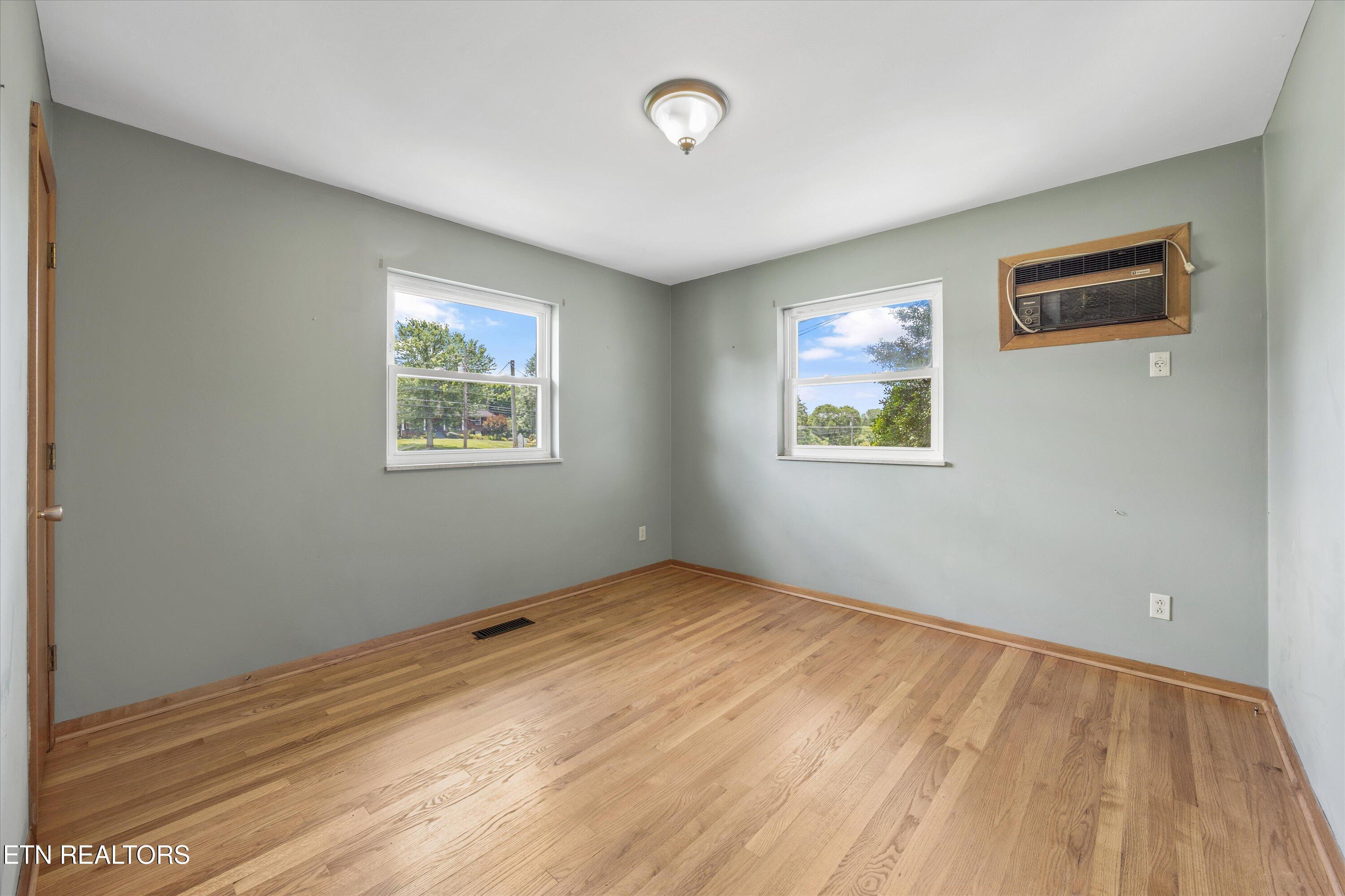 9329 N Ruggles Ferry Pike Strawberry Plains TN 37871