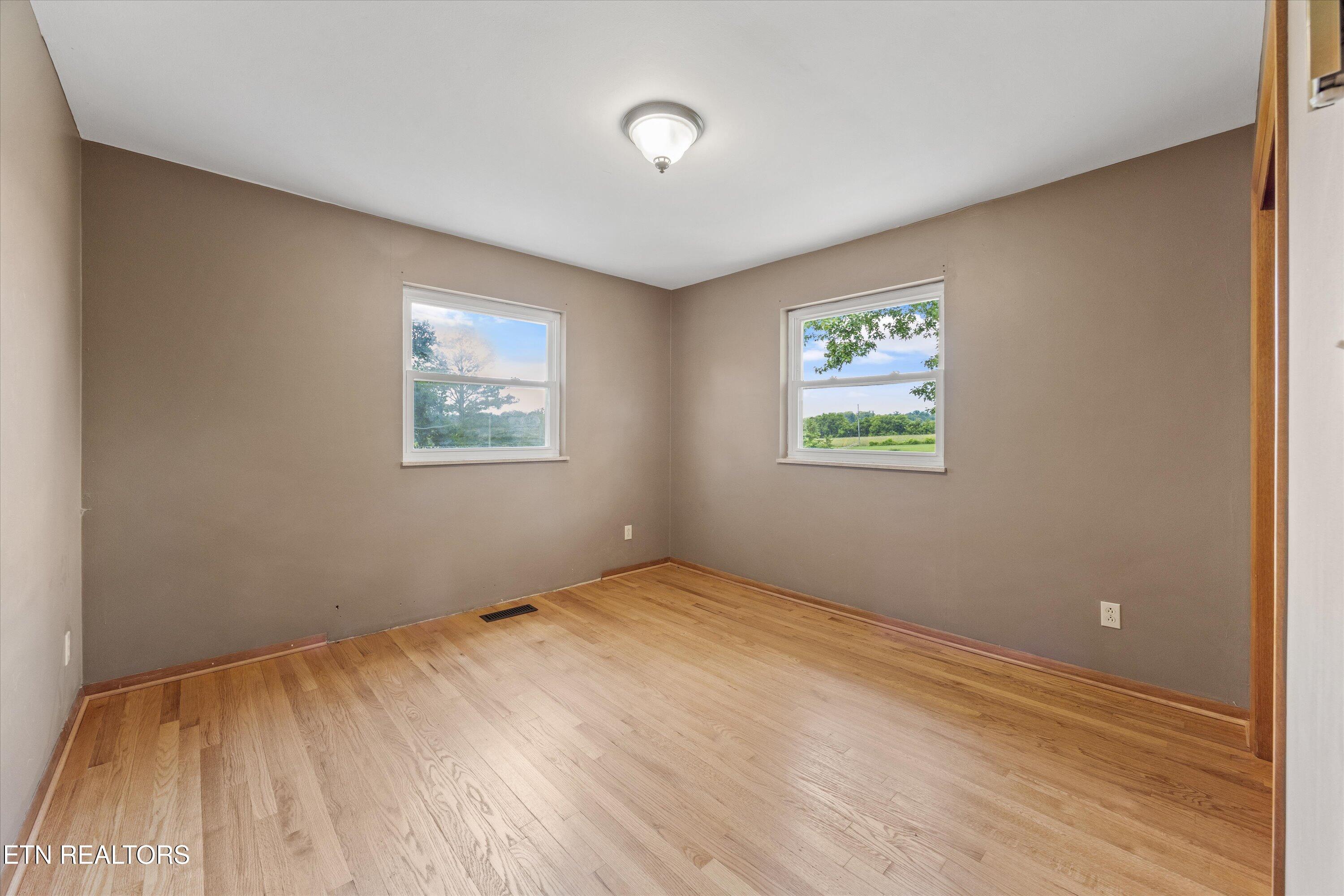 9329 N Ruggles Ferry Pike Strawberry Plains TN 37871