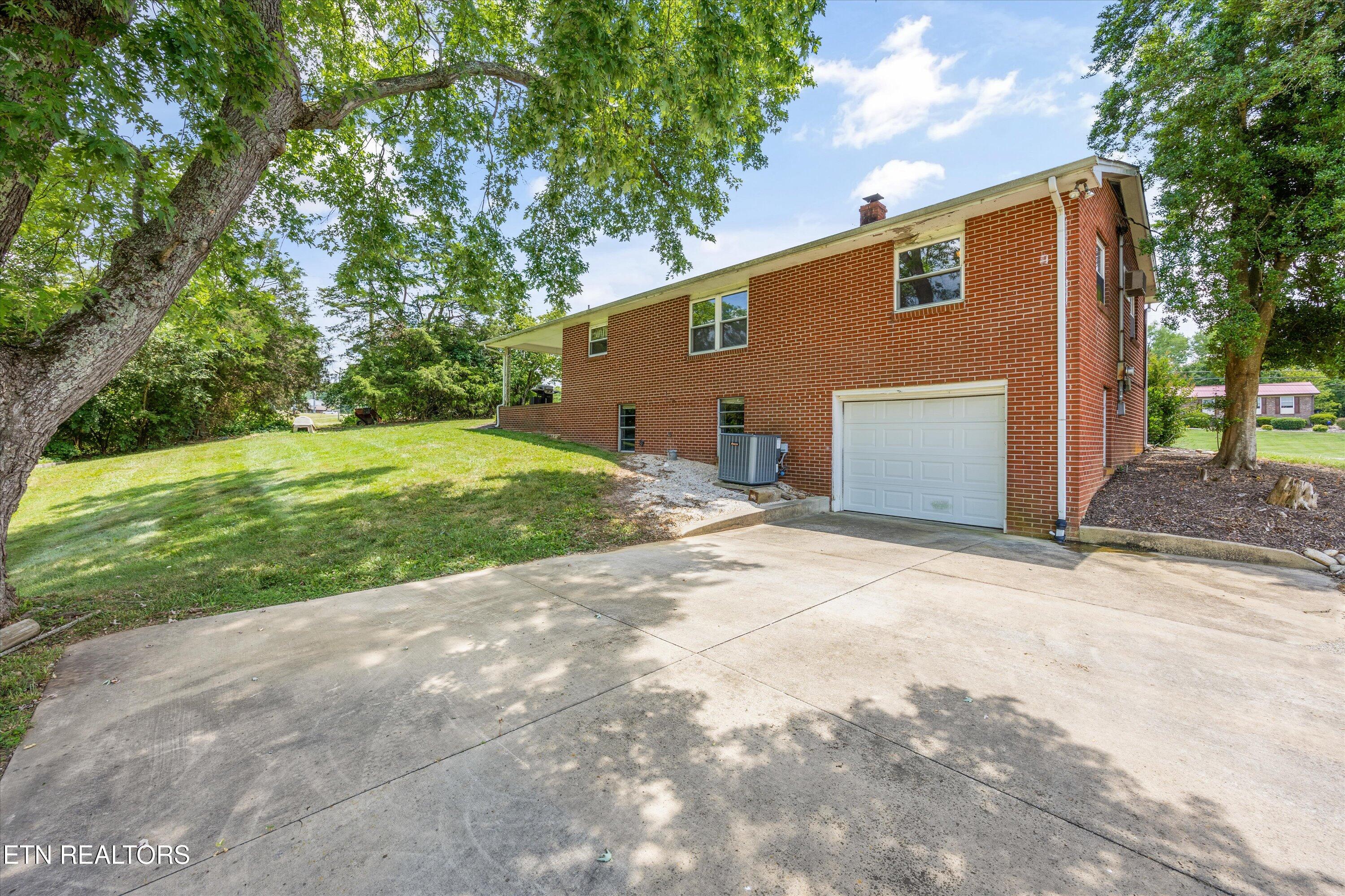 9329 N Ruggles Ferry Pike Strawberry Plains TN 37871