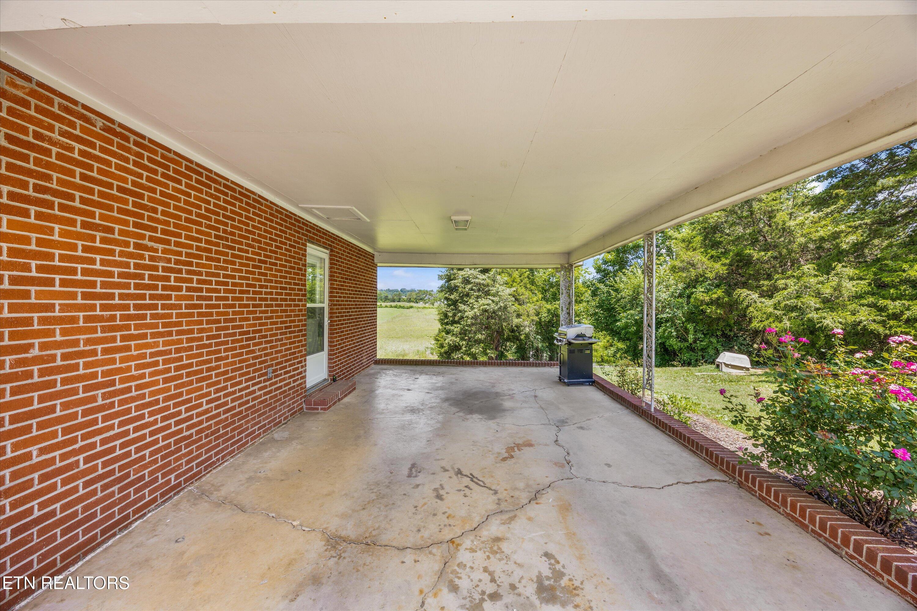 9329 N Ruggles Ferry Pike Strawberry Plains TN 37871