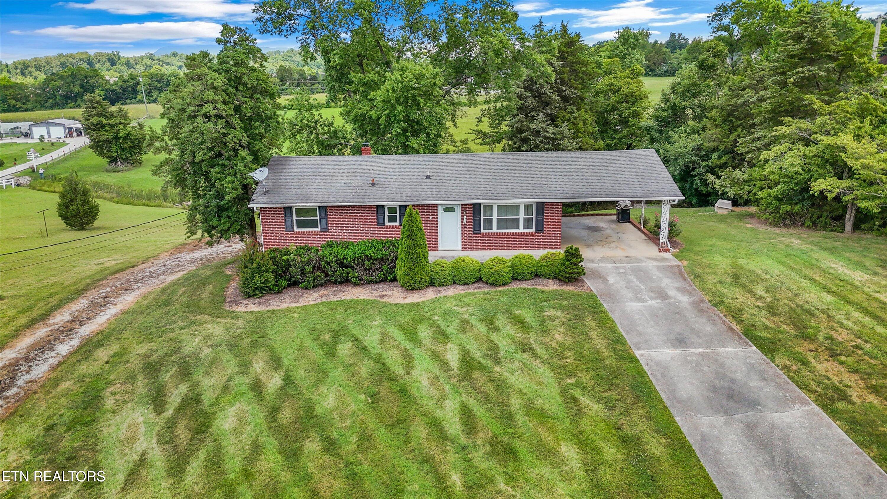 9329 N Ruggles Ferry Pike Strawberry Plains TN 37871