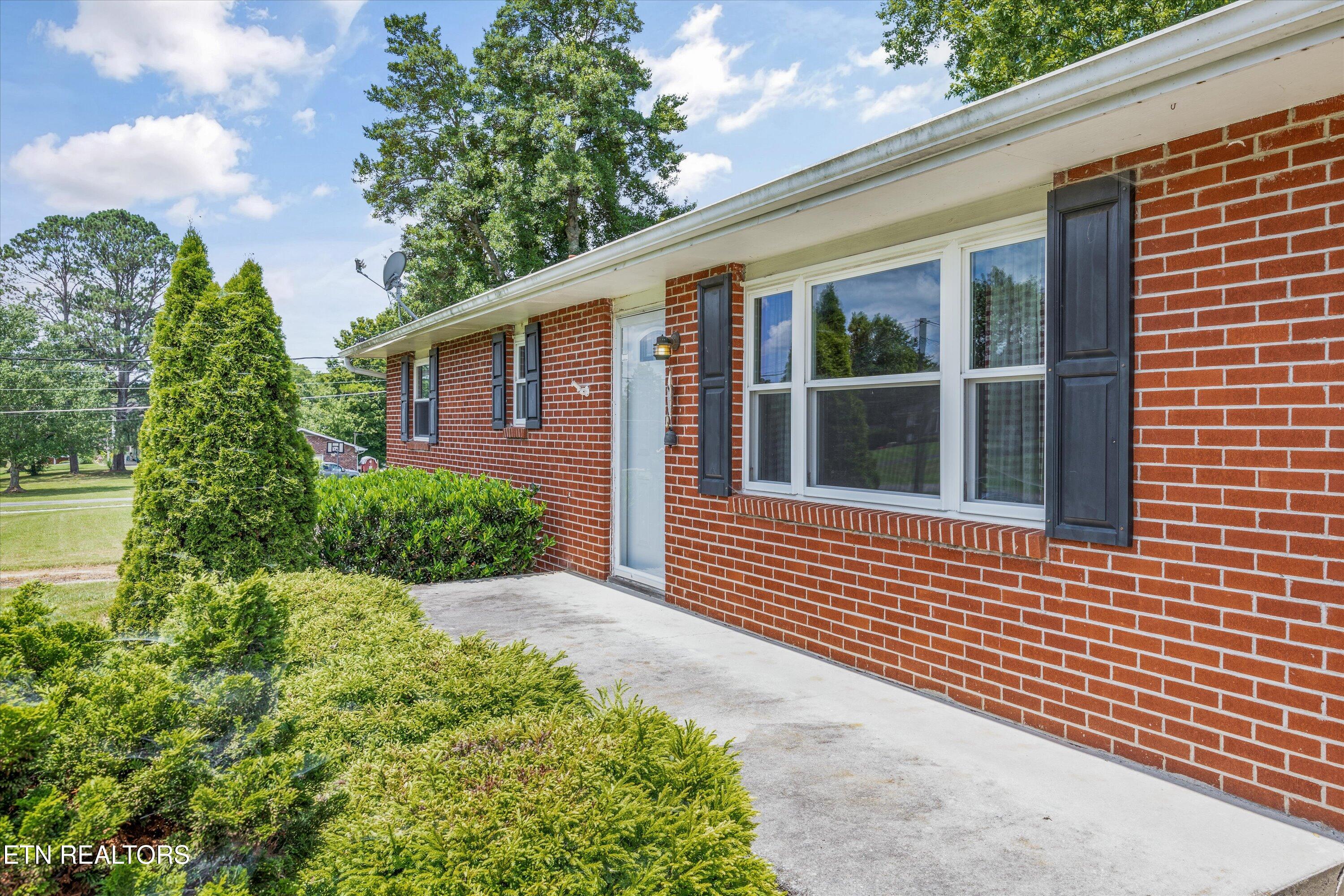 9329 N Ruggles Ferry Pike Strawberry Plains TN 37871