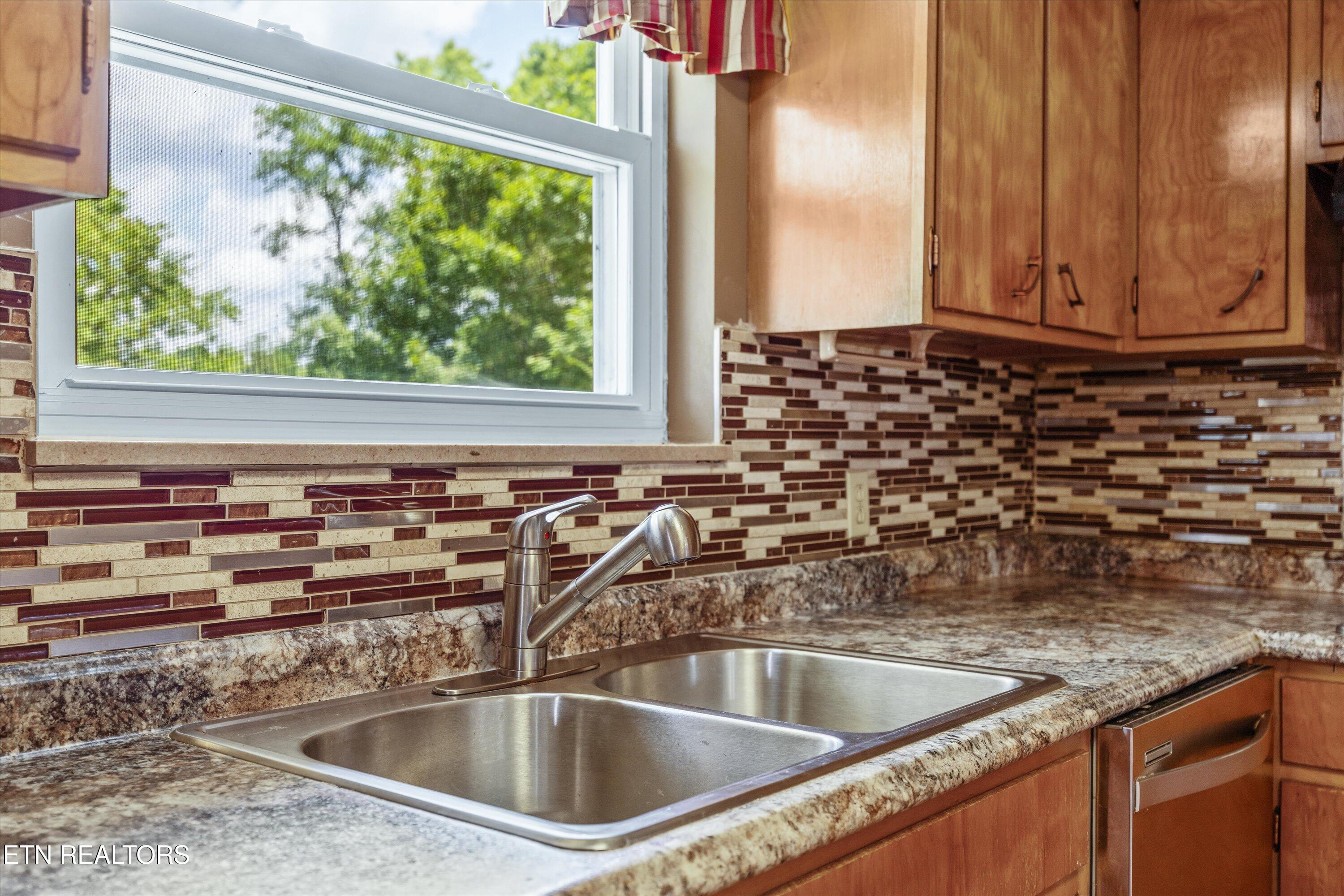 9329 N Ruggles Ferry Pike Strawberry Plains TN 37871