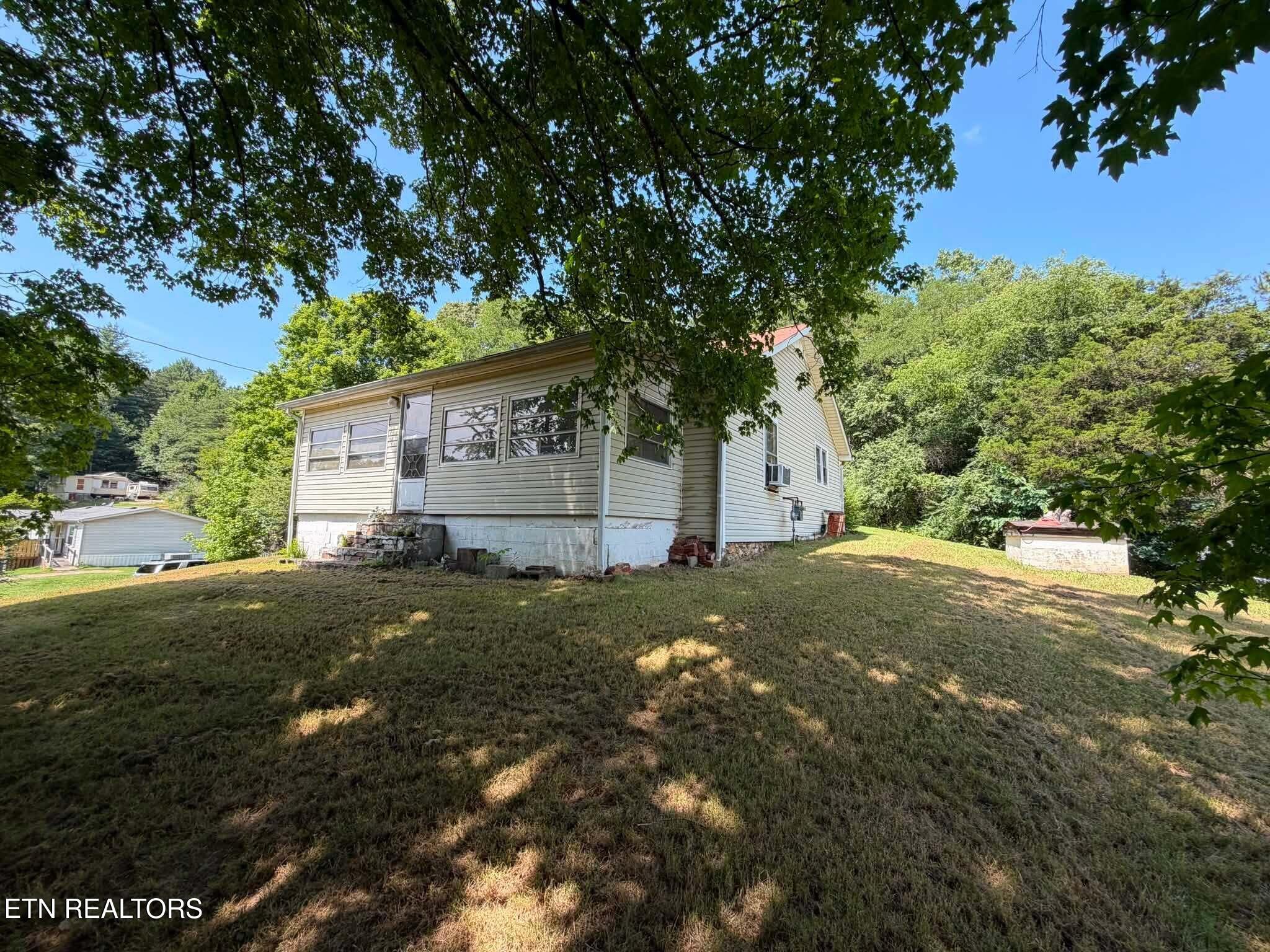 1218 Breazeale Road Lenoir City TN 37771