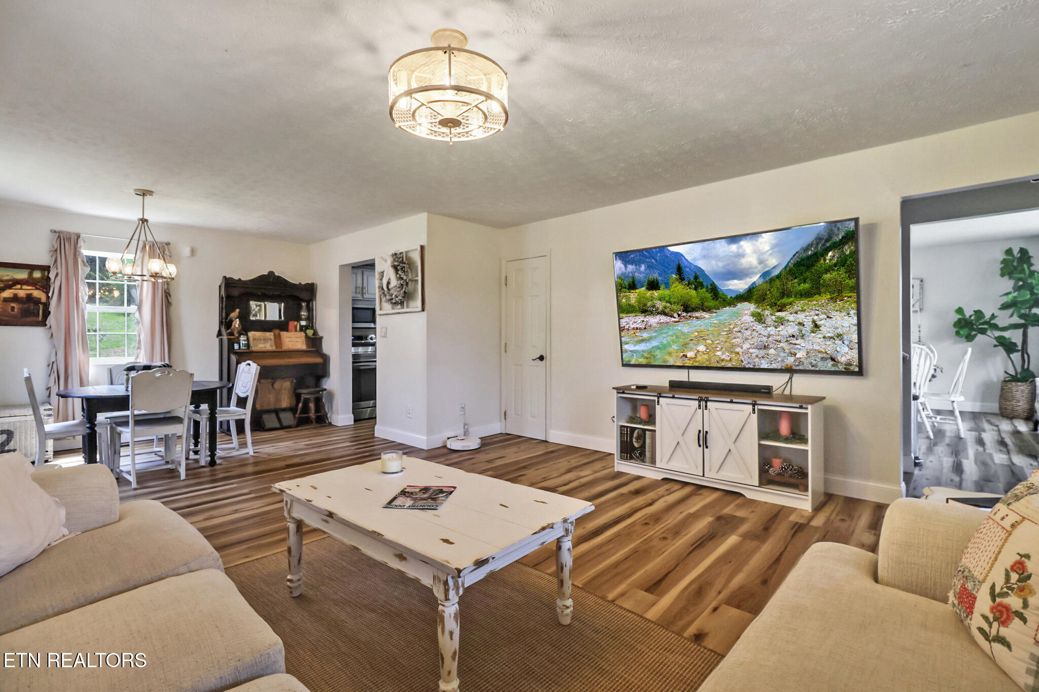 3227 W Wolf Valley Road Clinton TN 37716