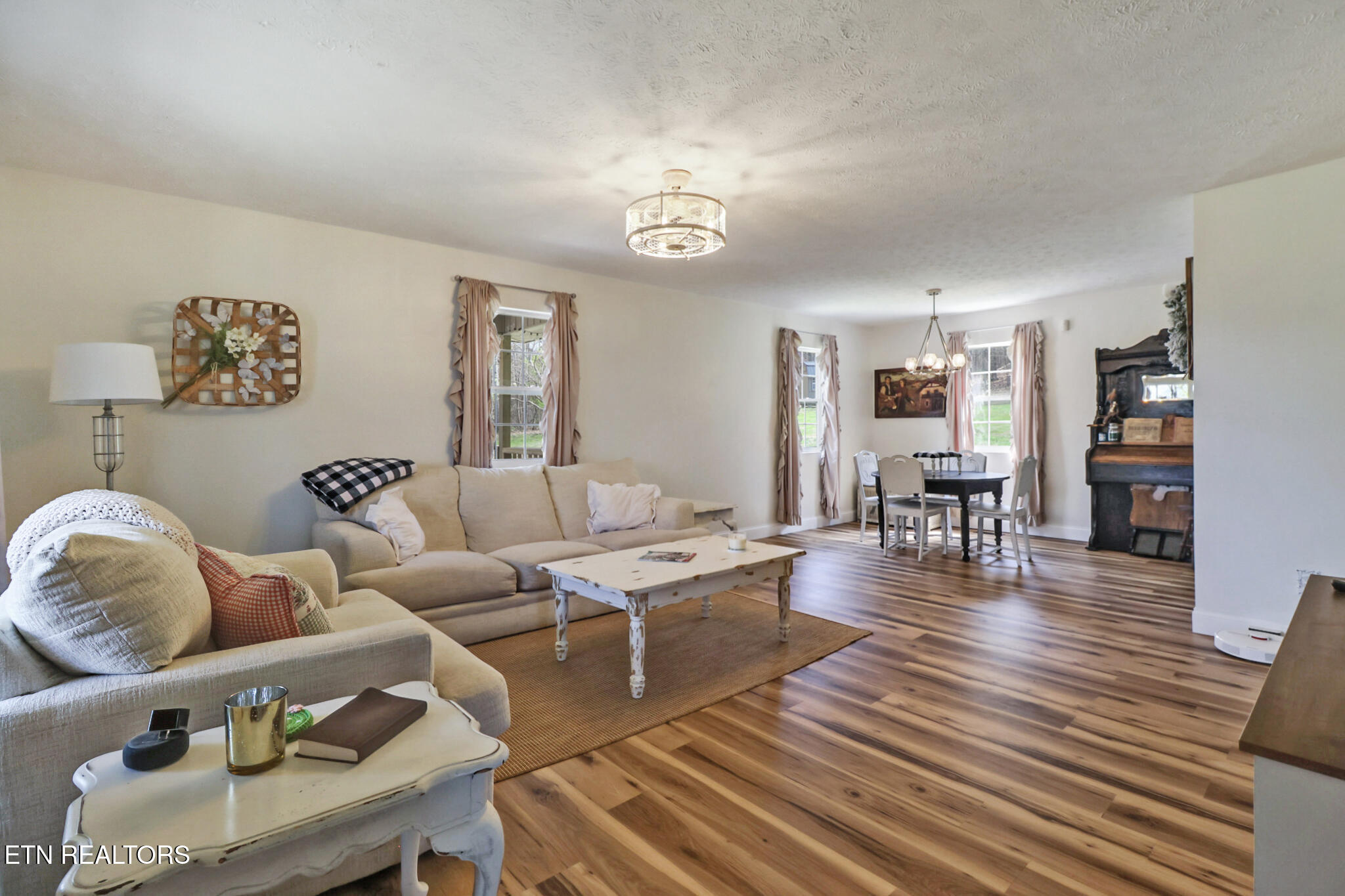 3227 W Wolf Valley Road Clinton TN 37716