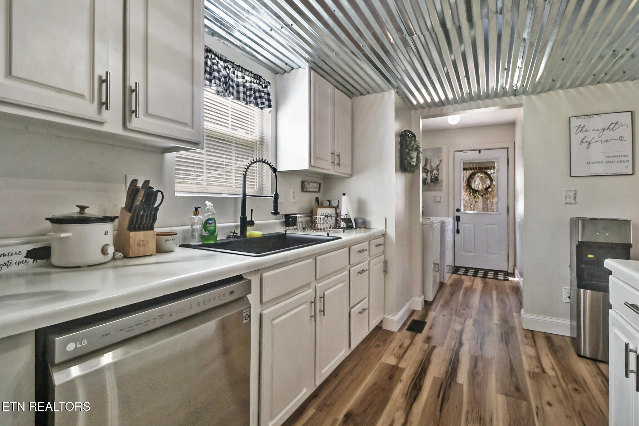 3227 W Wolf Valley Road Clinton TN 37716