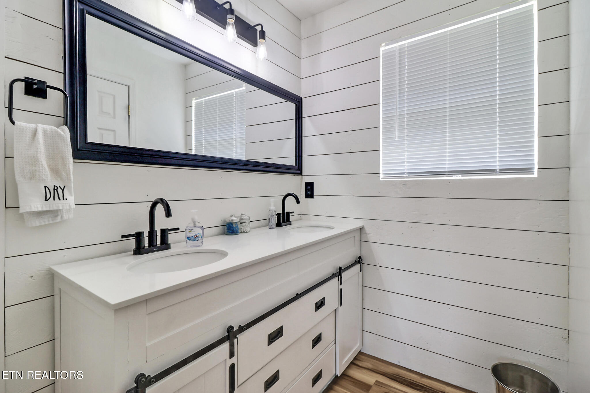 3227 W Wolf Valley Road Clinton TN 37716