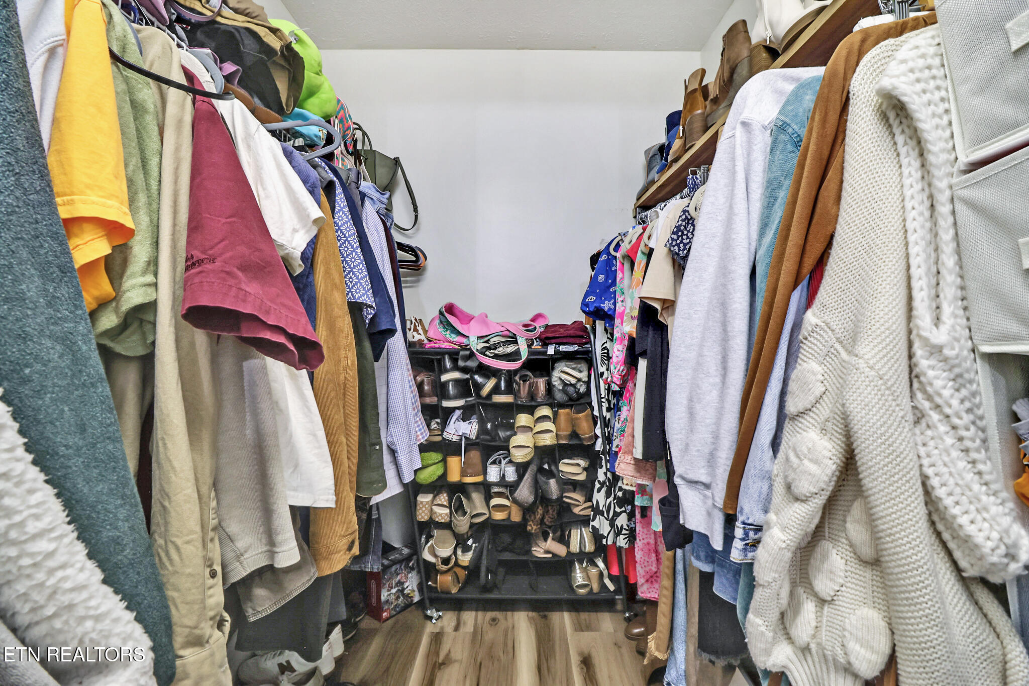 3227 W Wolf Valley Road Clinton TN 37716