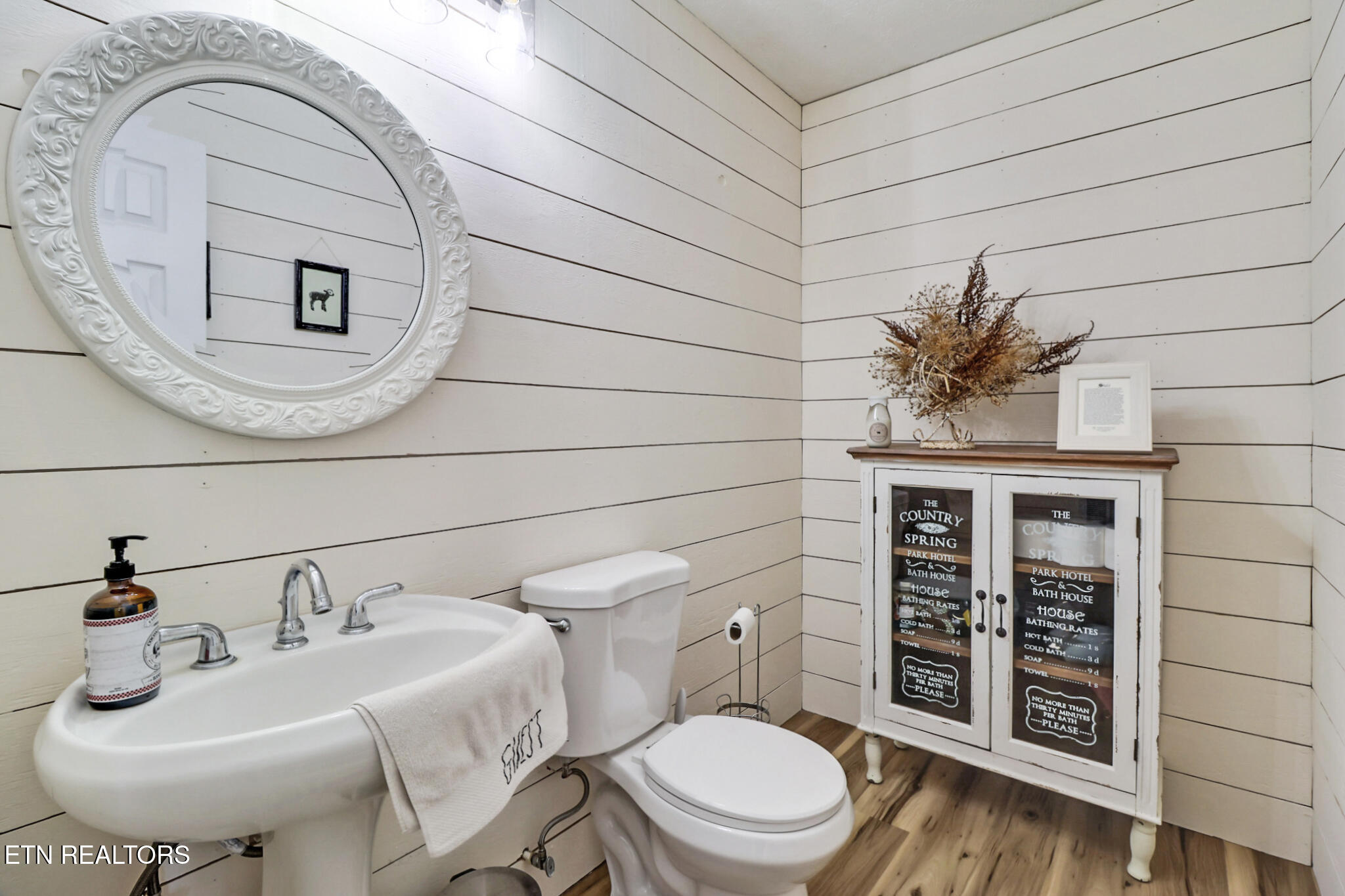 3227 W Wolf Valley Road Clinton TN 37716