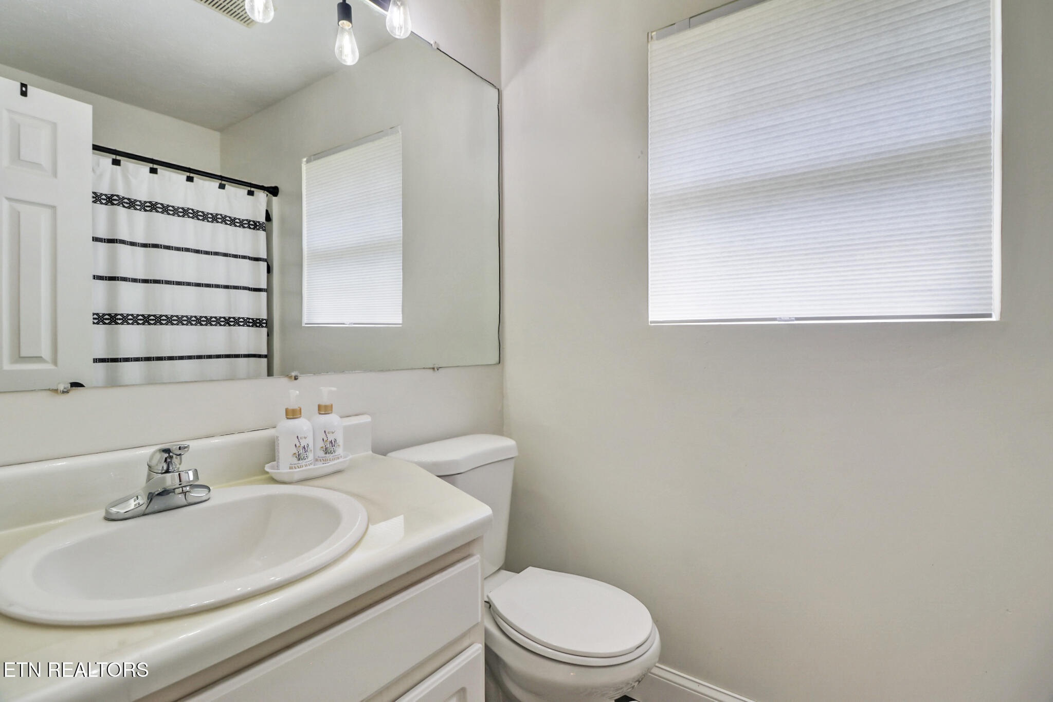 3227 W Wolf Valley Road Clinton TN 37716