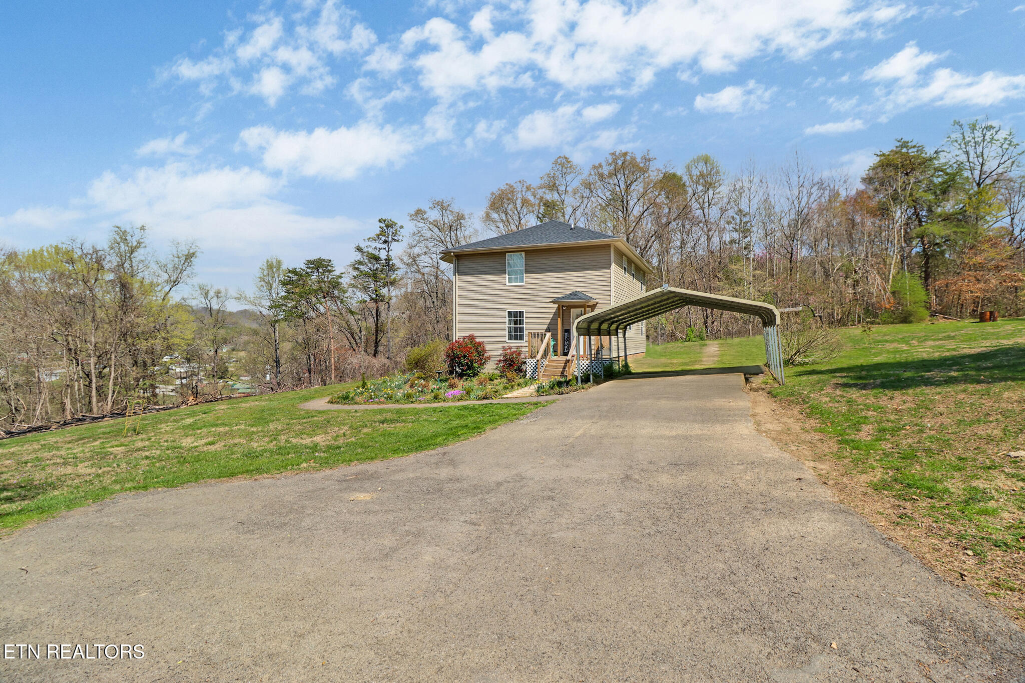 3227 W Wolf Valley Road Clinton TN 37716