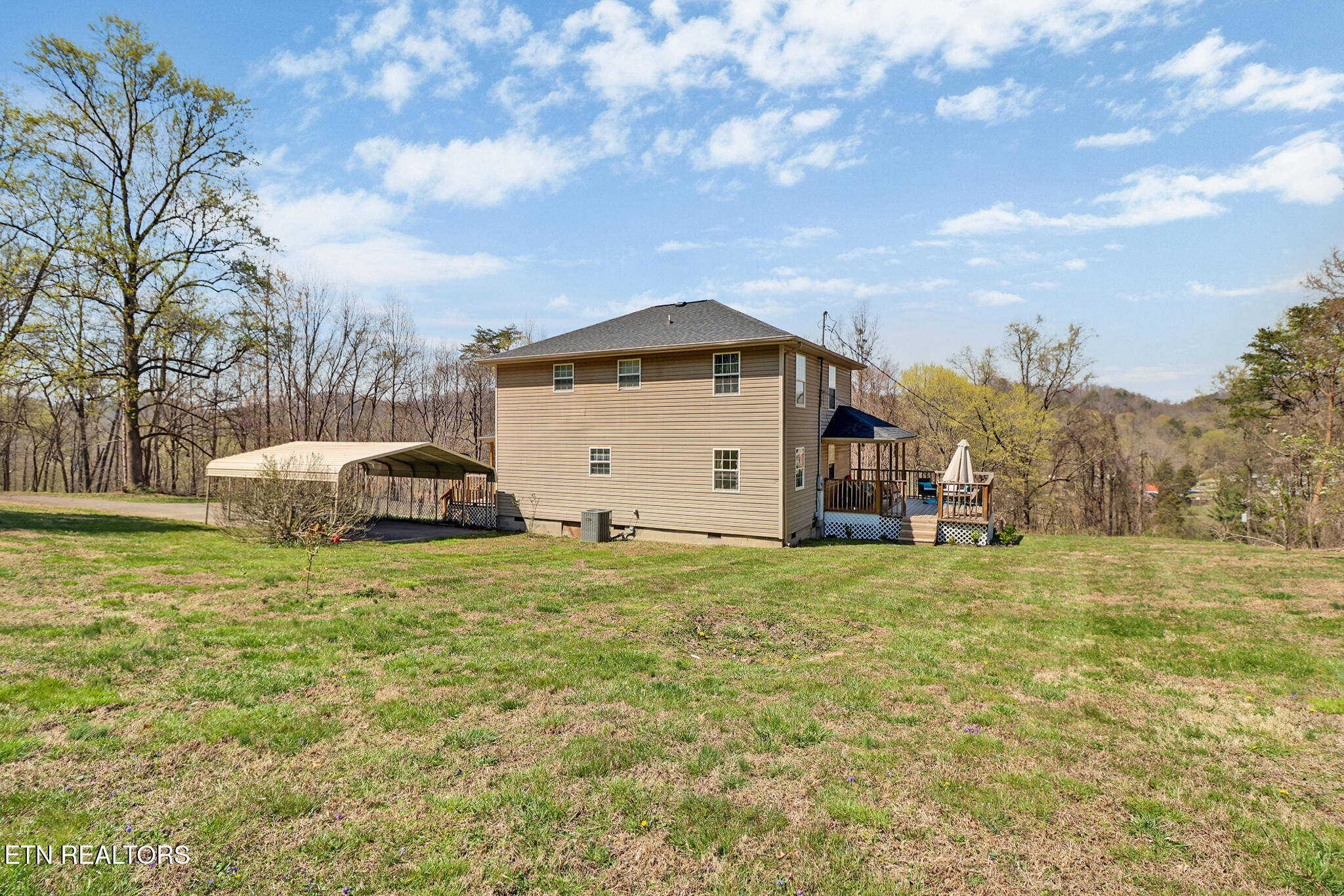 3227 W Wolf Valley Road Clinton TN 37716