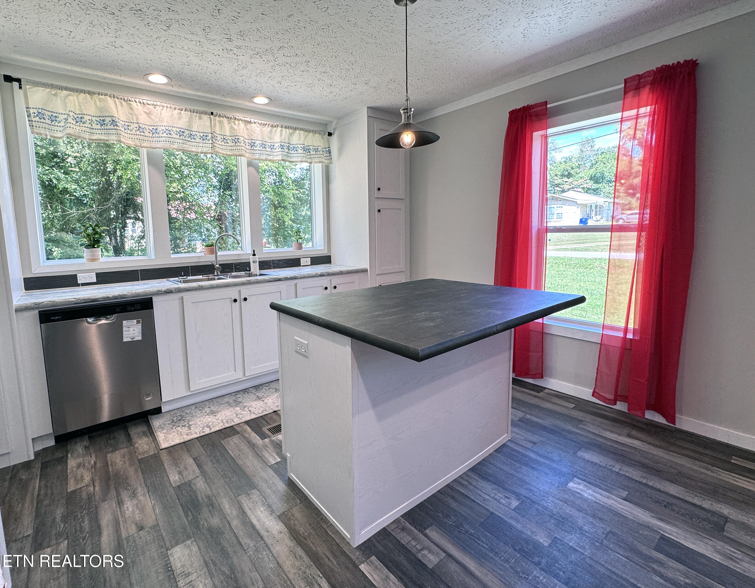 598 Kingston Avenue Rockwood TN 37854