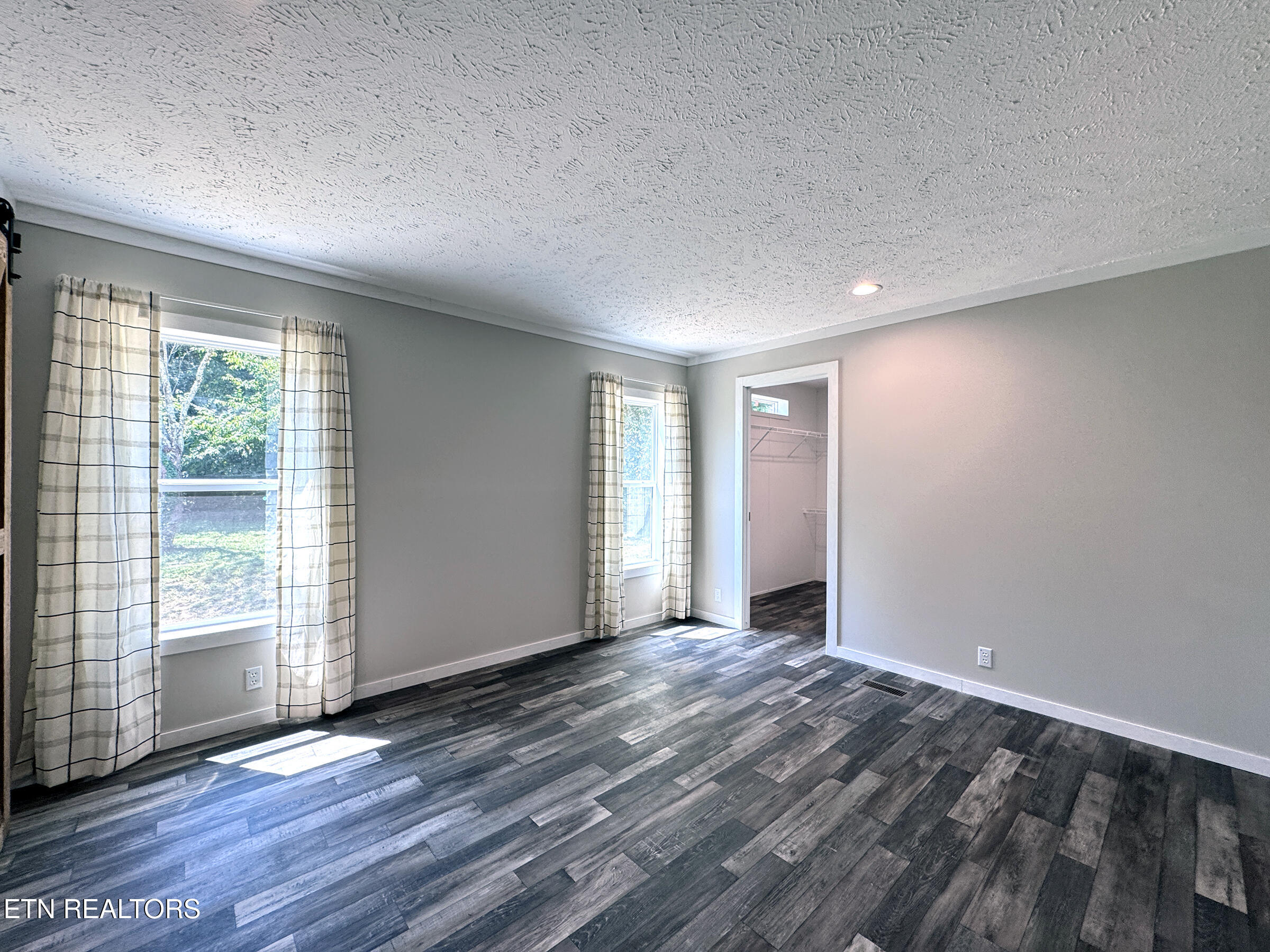 598 Kingston Avenue Rockwood TN 37854