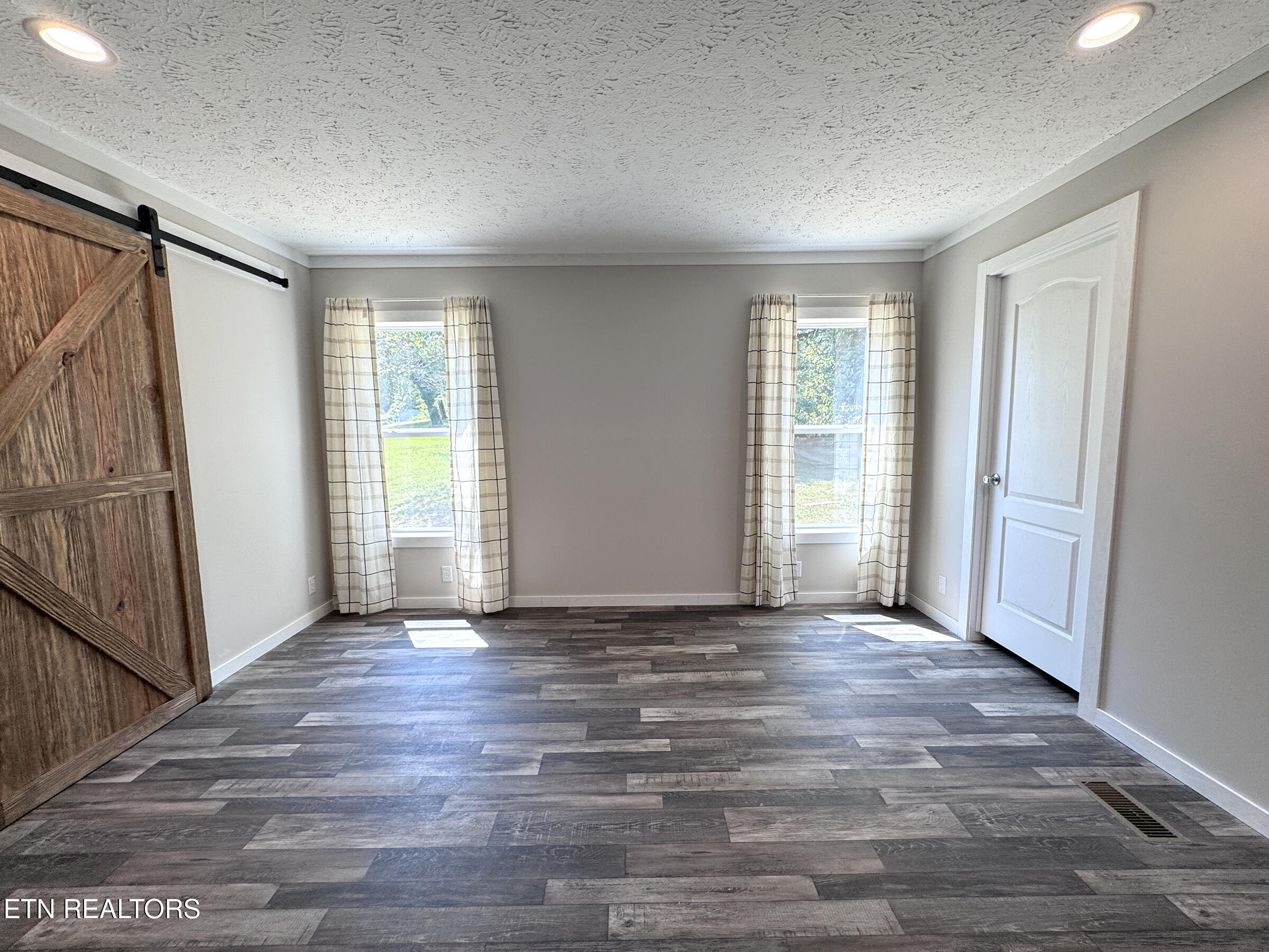 598 Kingston Avenue Rockwood TN 37854
