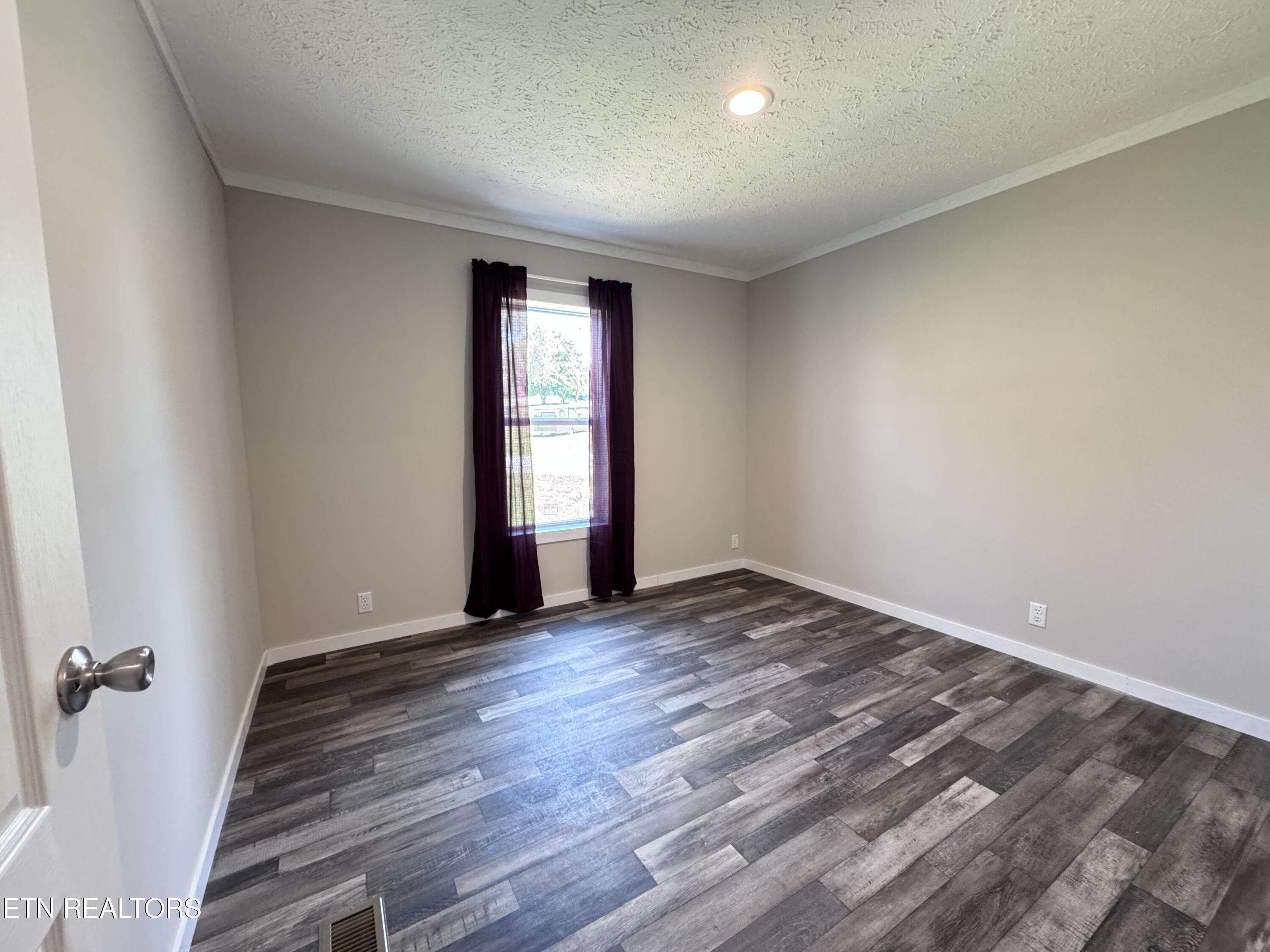 598 Kingston Avenue Rockwood TN 37854