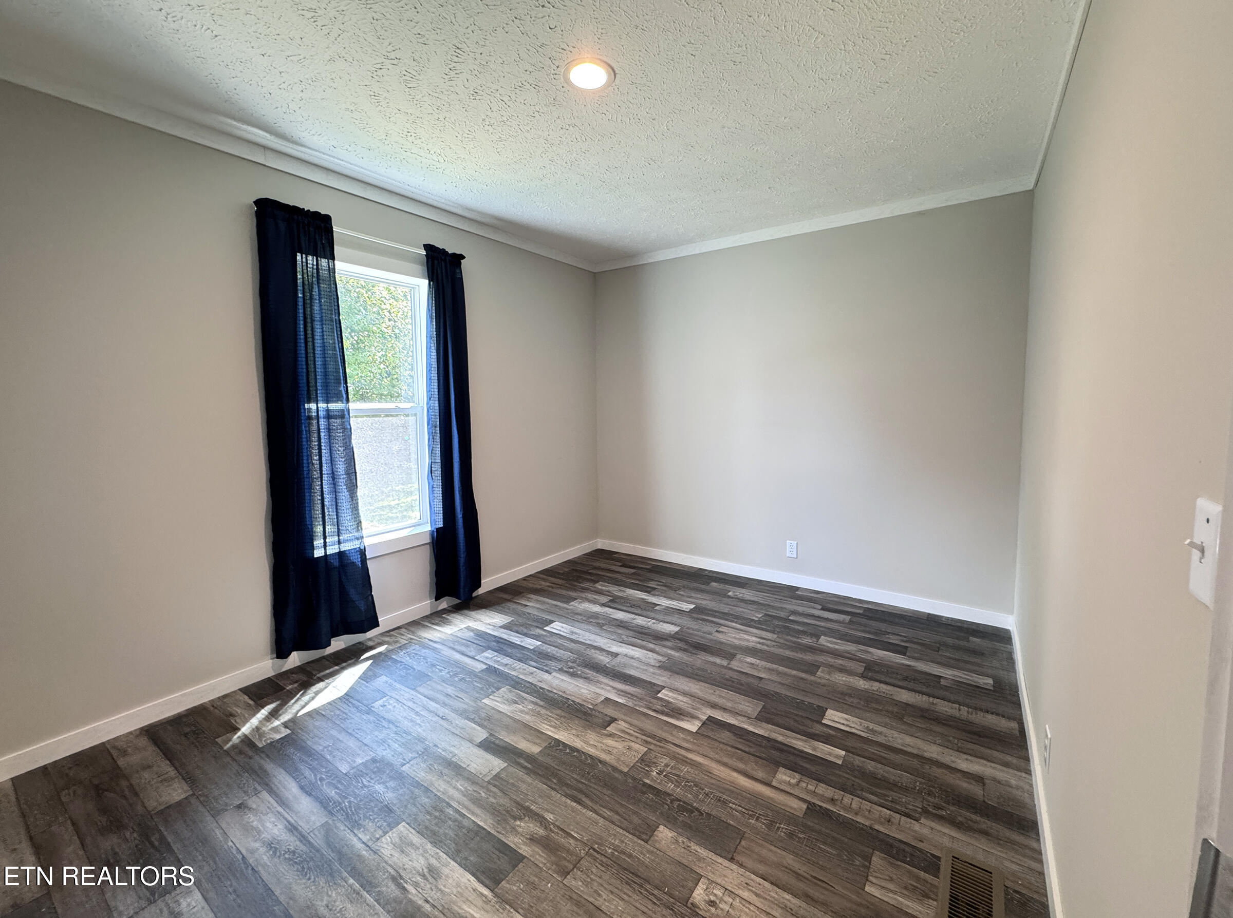 598 Kingston Avenue Rockwood TN 37854