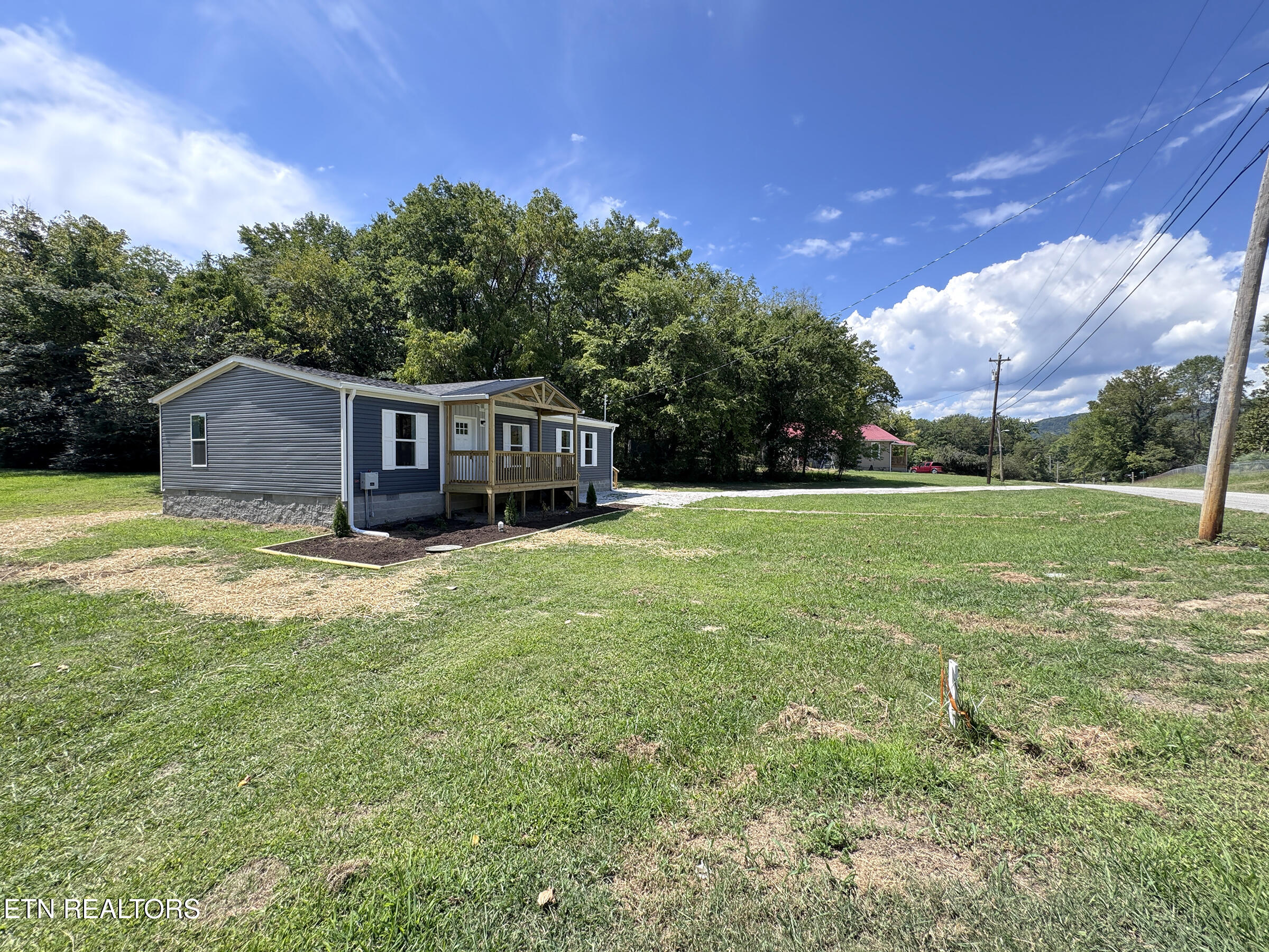 598 Kingston Avenue Rockwood TN 37854