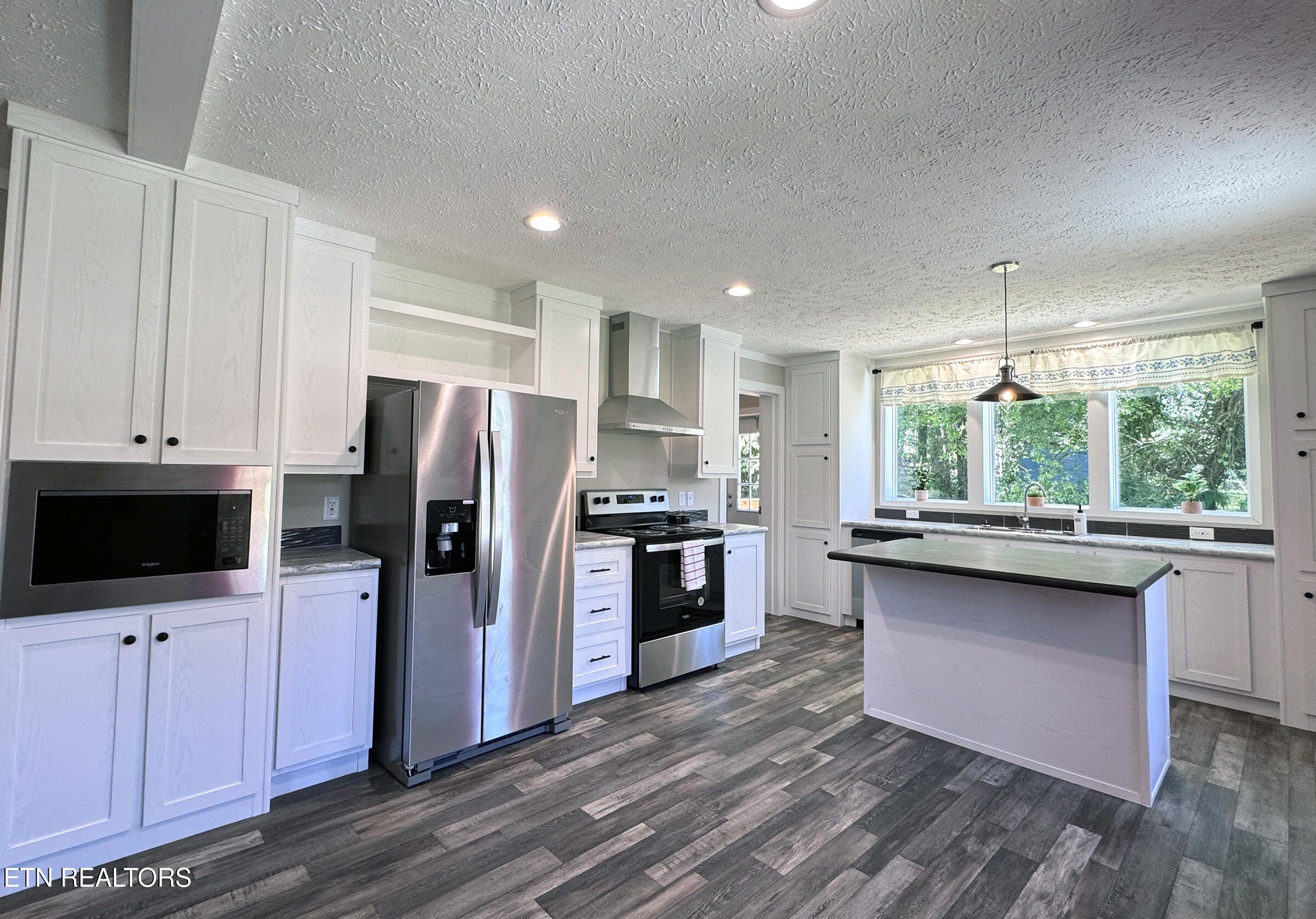 598 Kingston Avenue Rockwood TN 37854