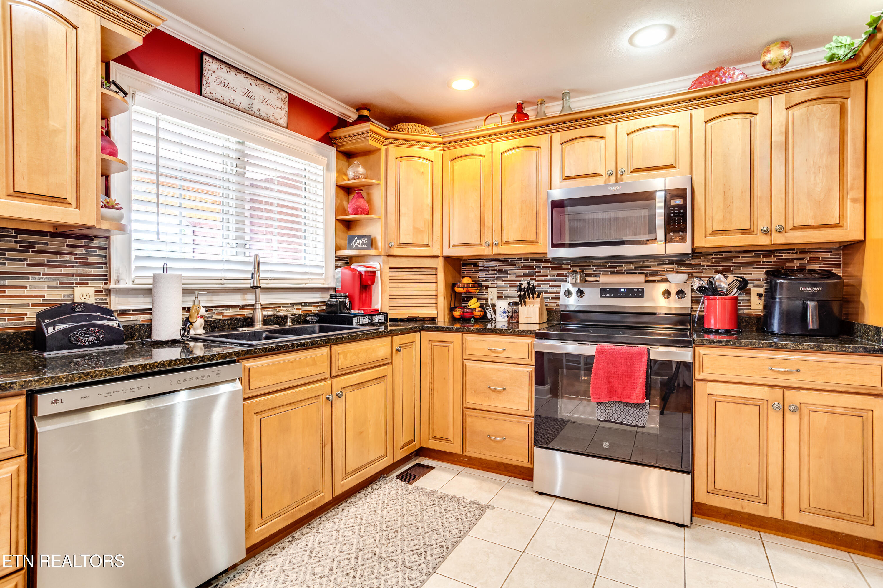 949 Hill Street Jellico TN 37762