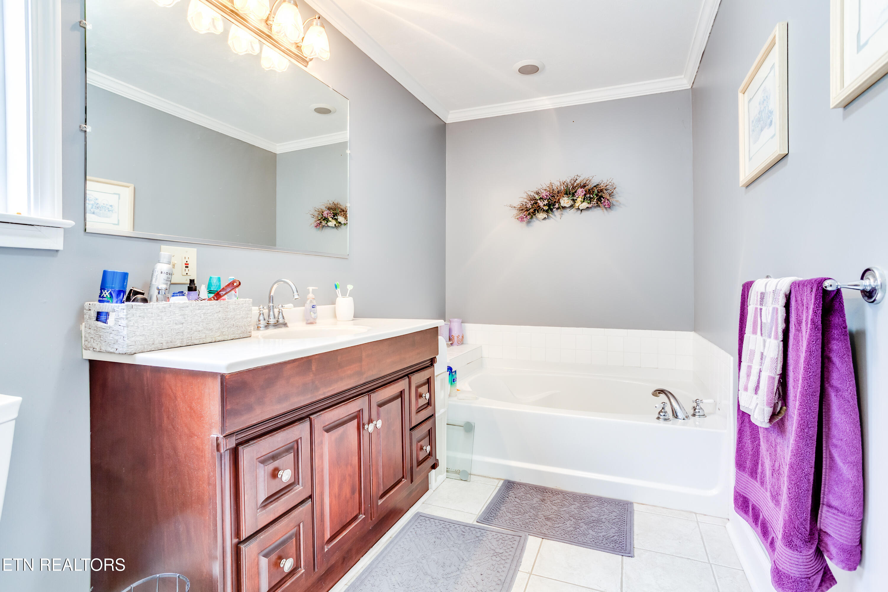 949 Hill Street Jellico TN 37762