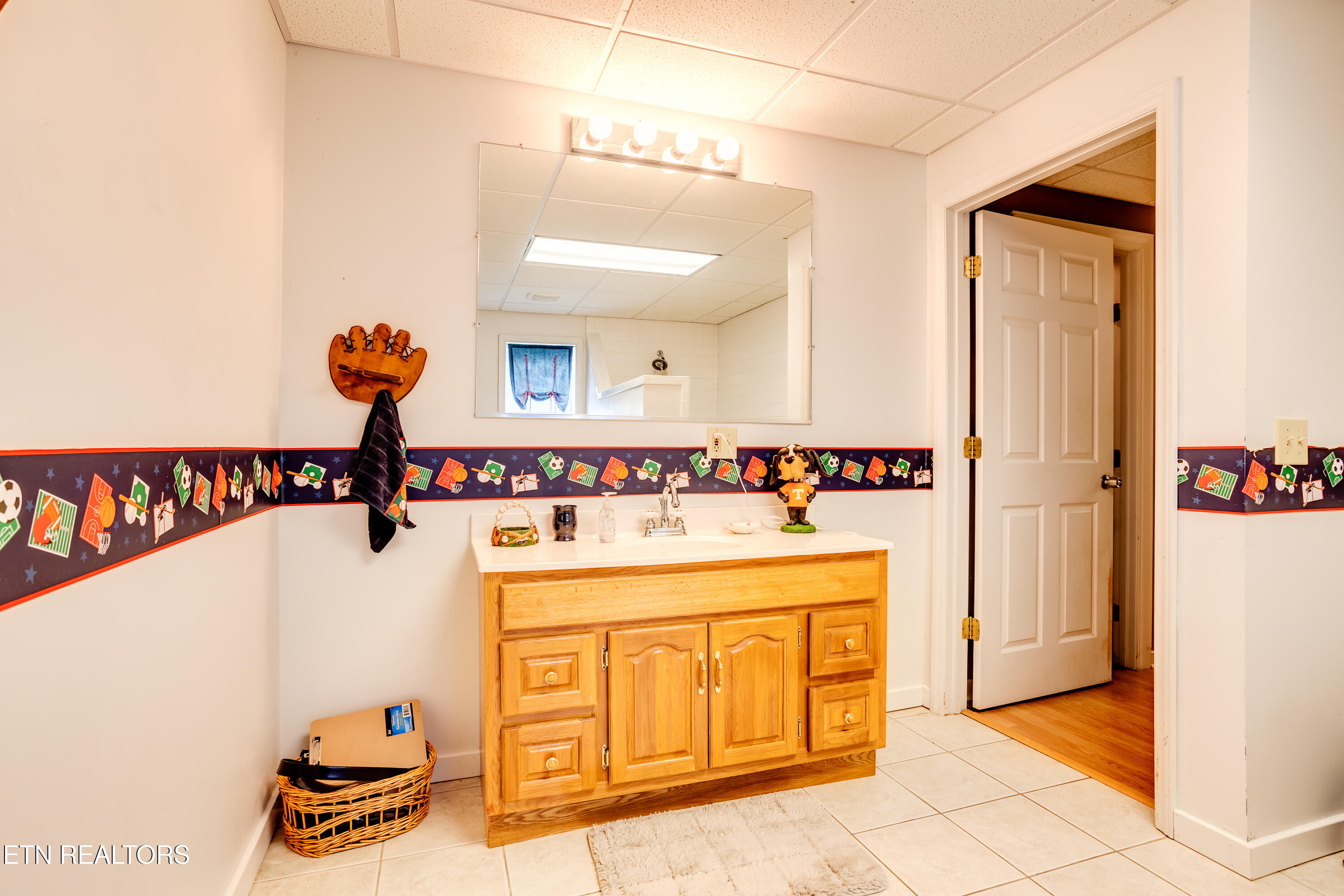 949 Hill Street Jellico TN 37762